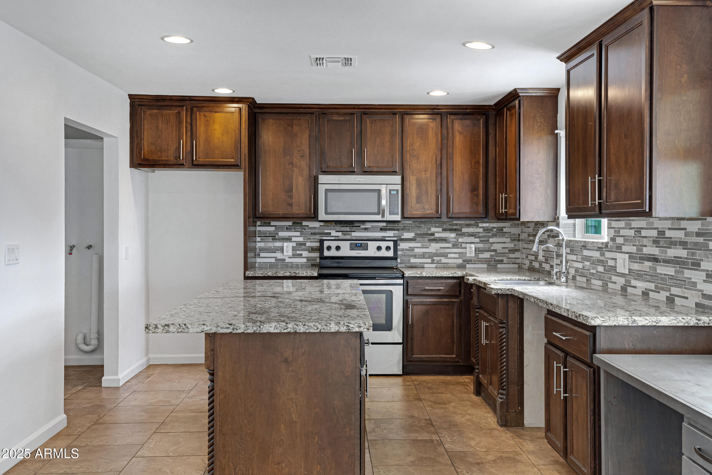 845 W SHANNON Street