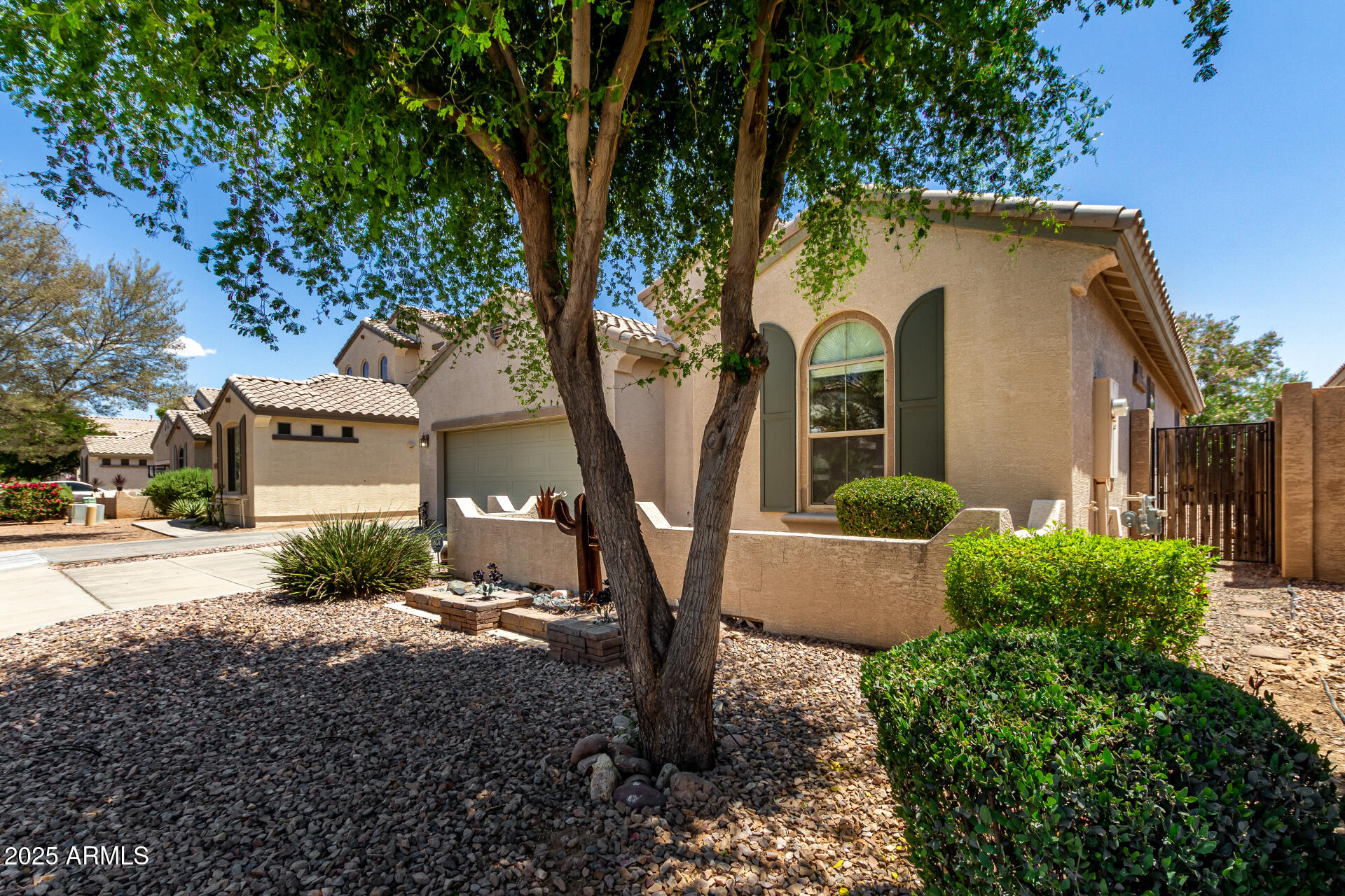 21059 E PICKETT Street