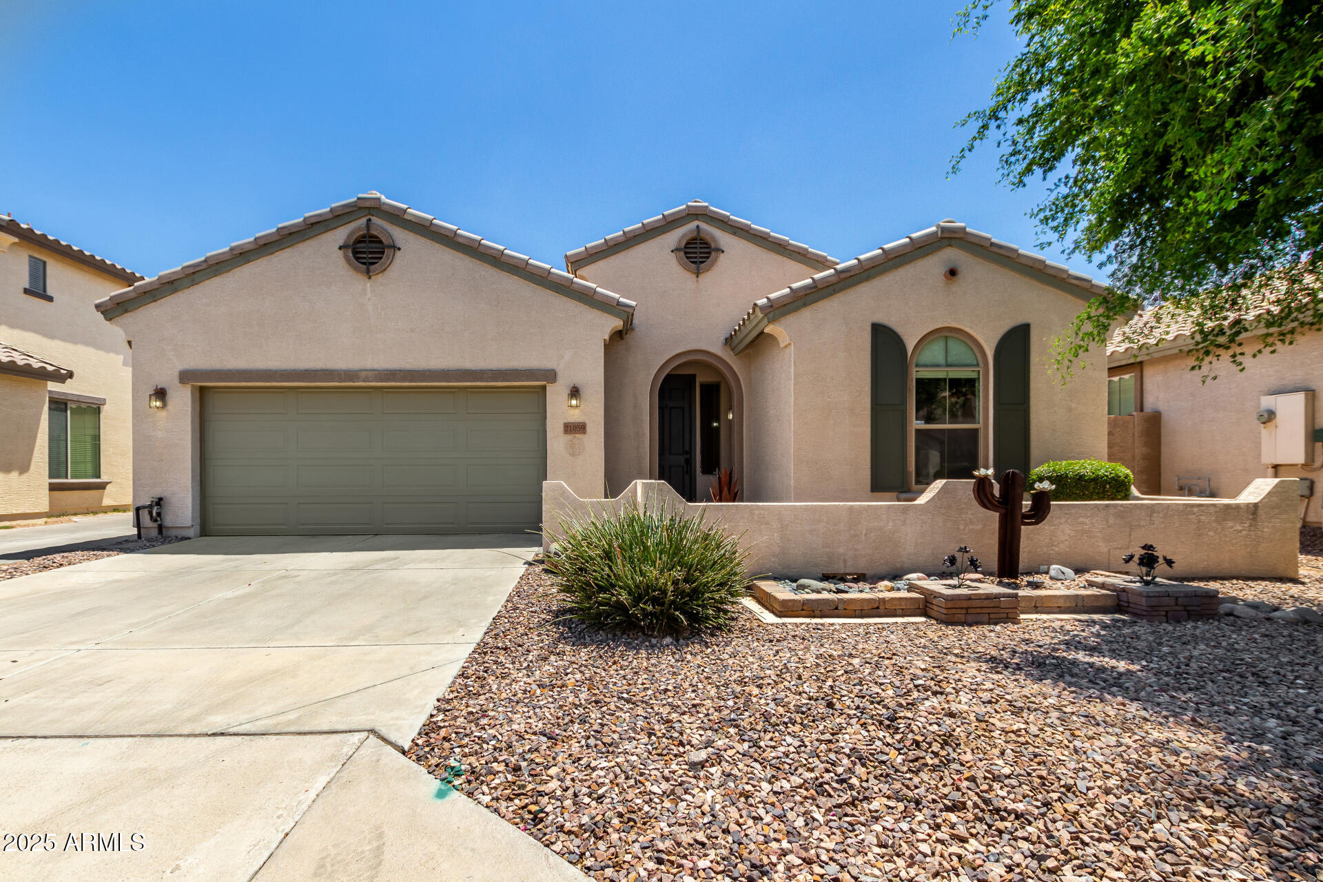 21059 E PICKETT Street