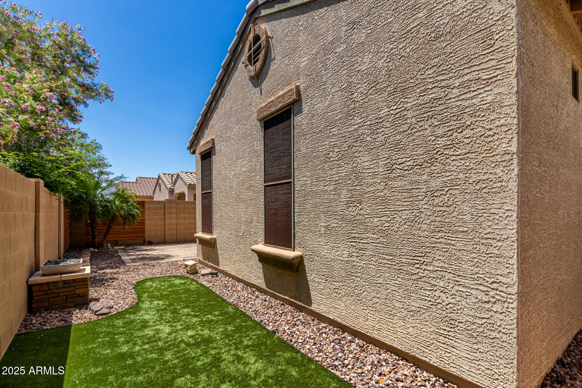 21059 E PICKETT Street