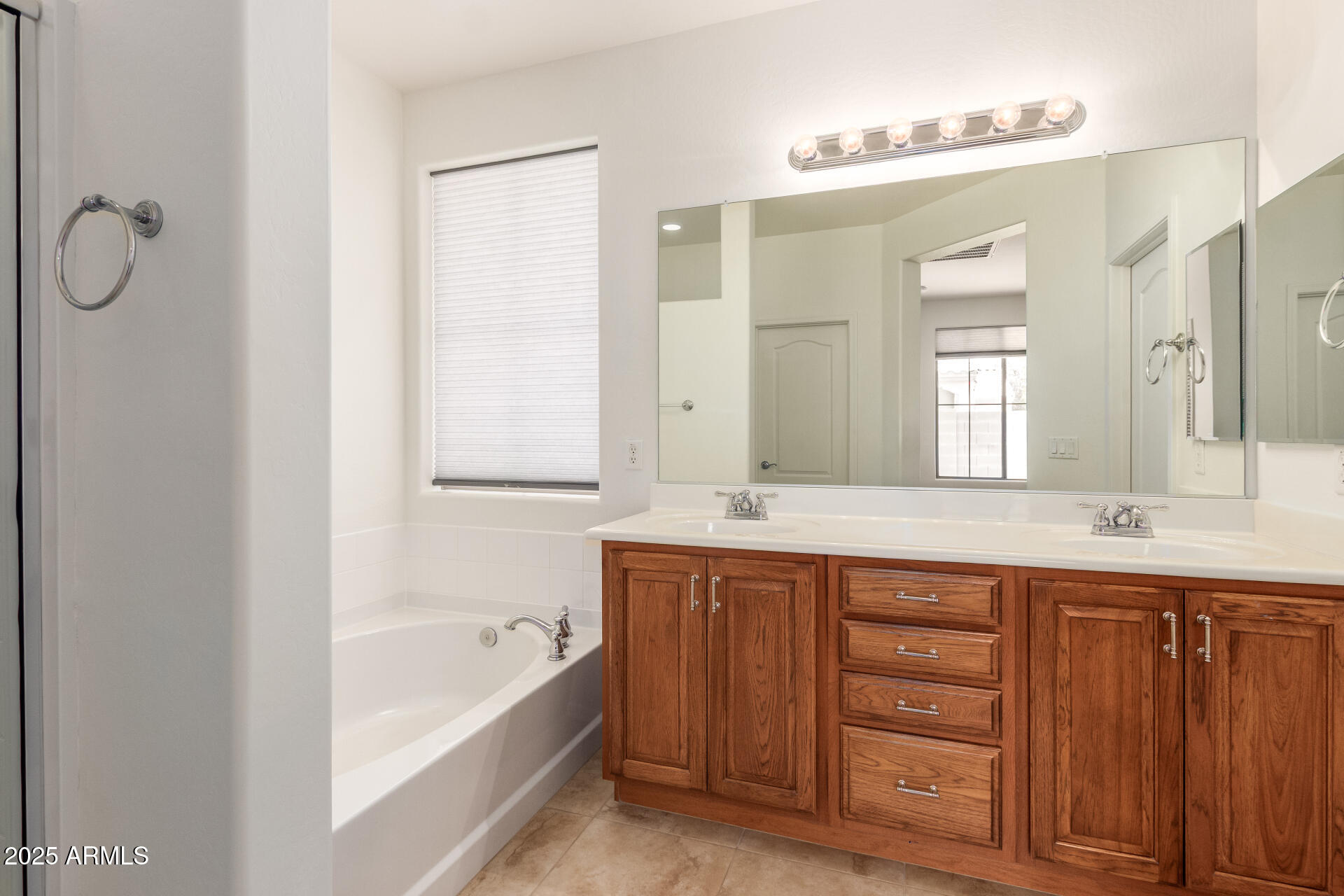 21059 E PICKETT Street