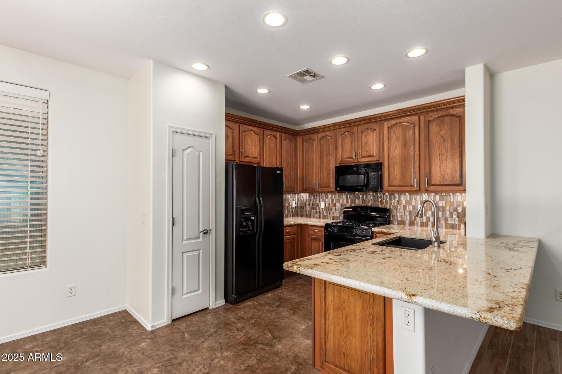 21059 E PICKETT Street