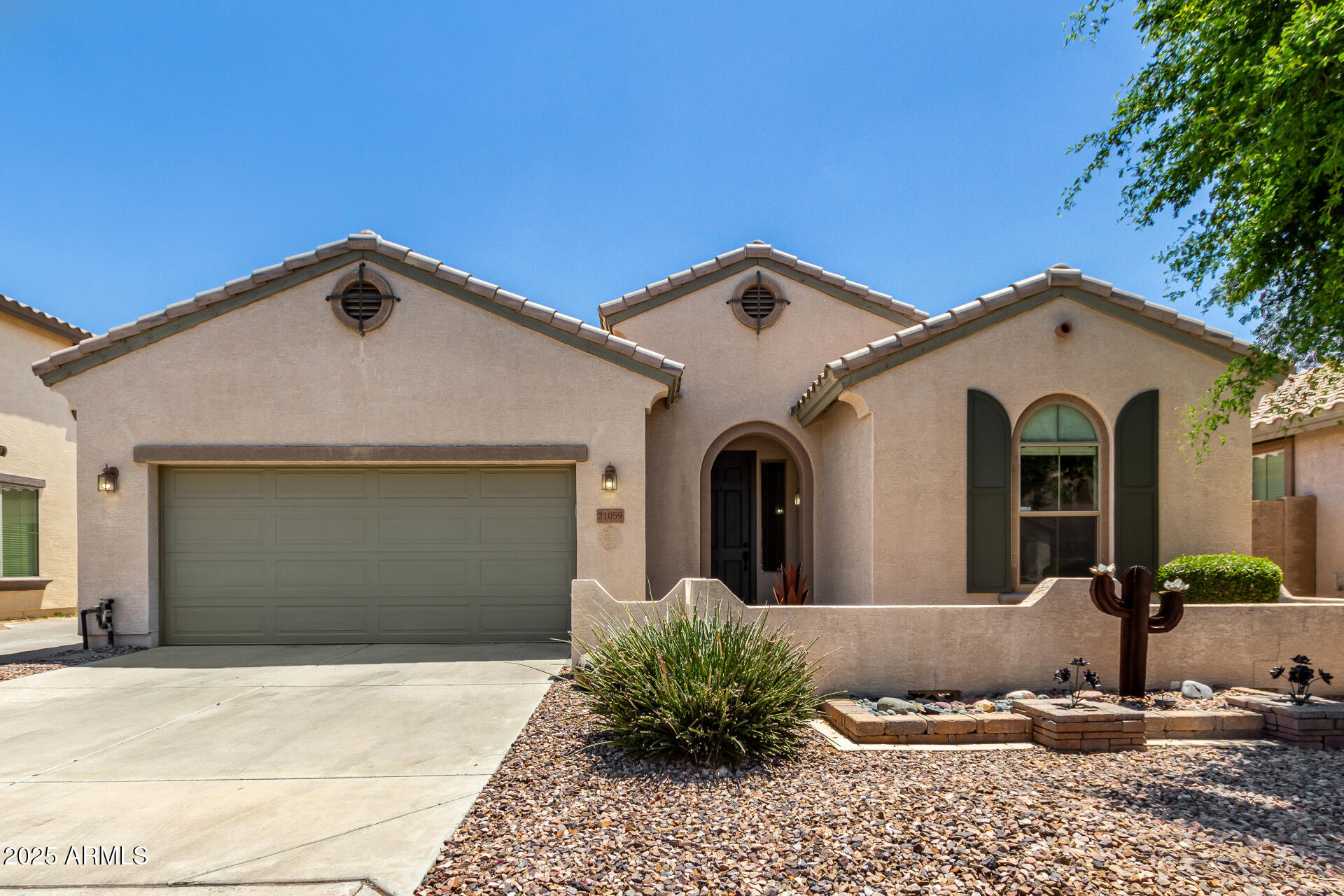 21059 E PICKETT Street