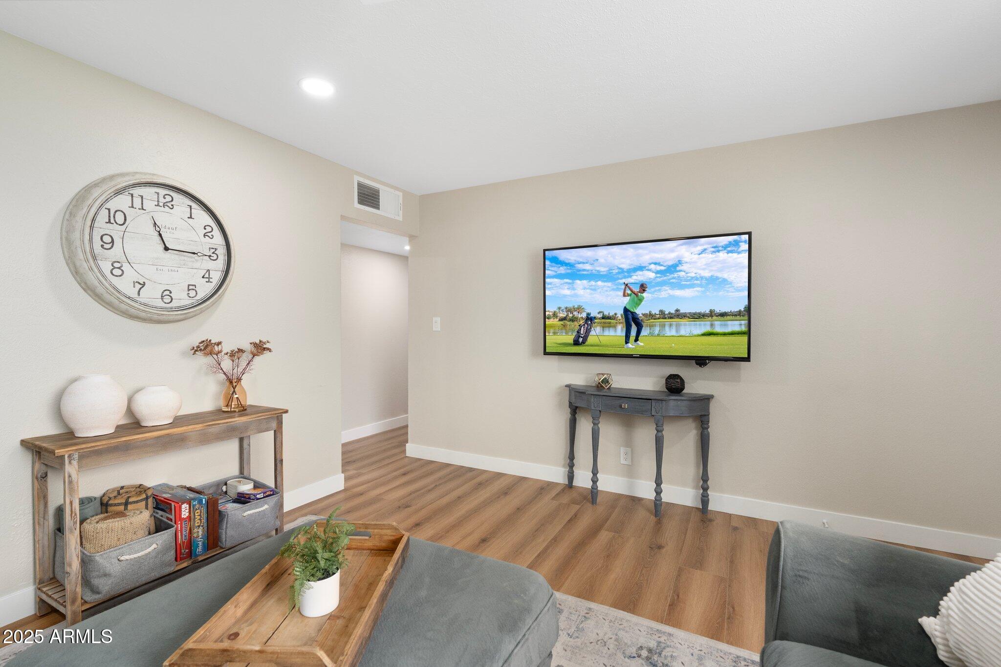 7520 E DIAMOND Street