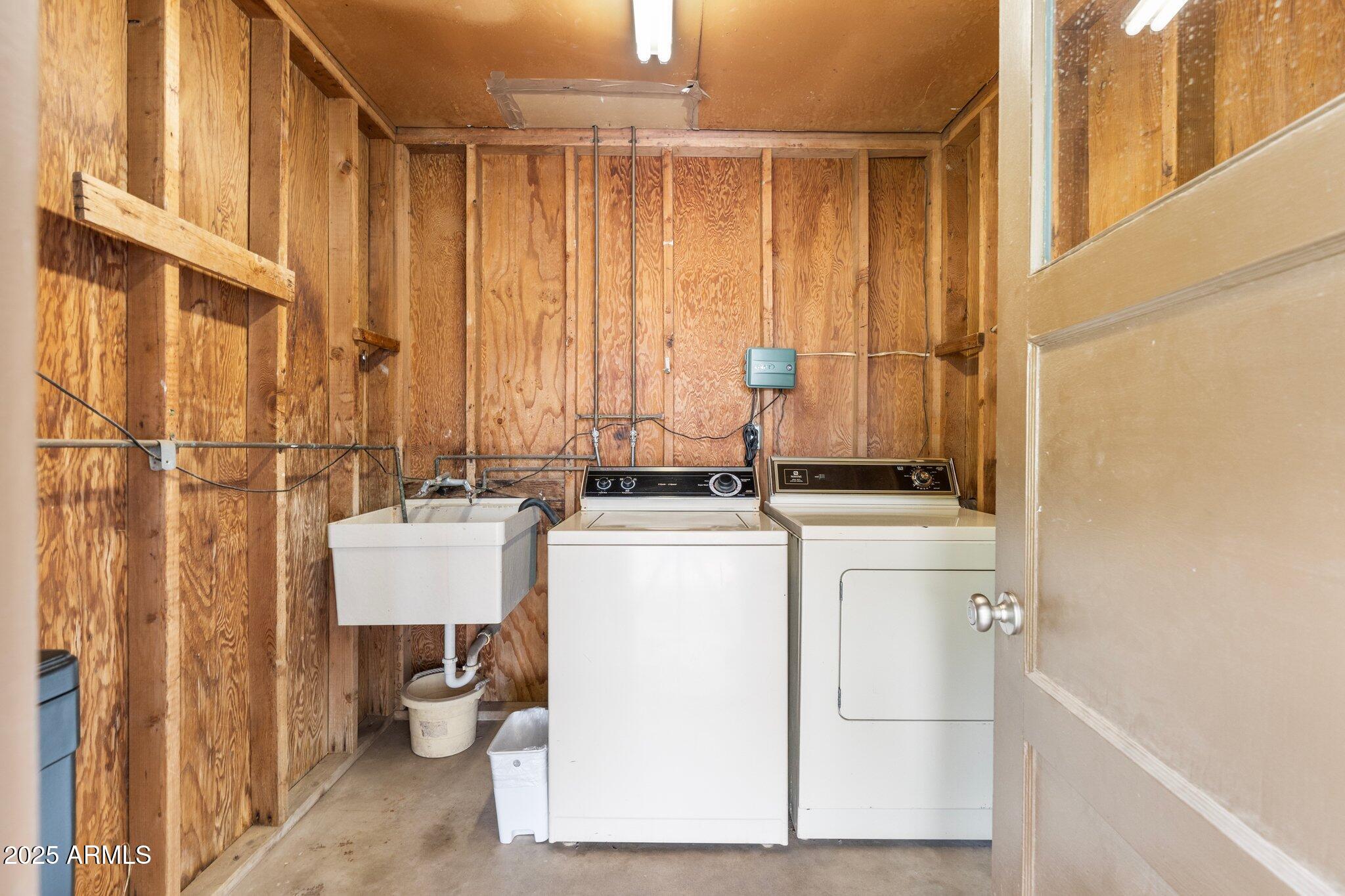 7520 E DIAMOND Street