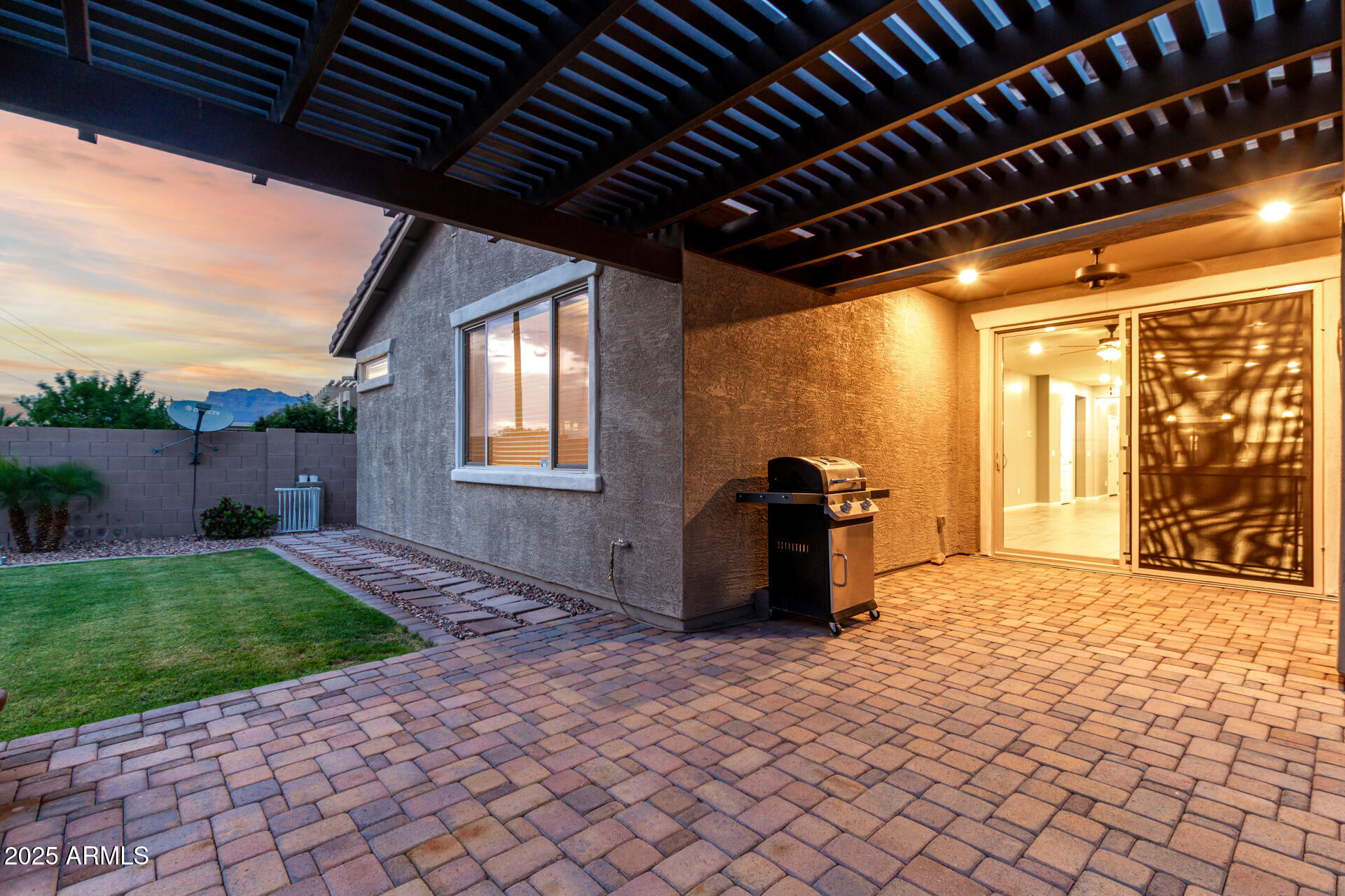 7618 S LONE PINE Place