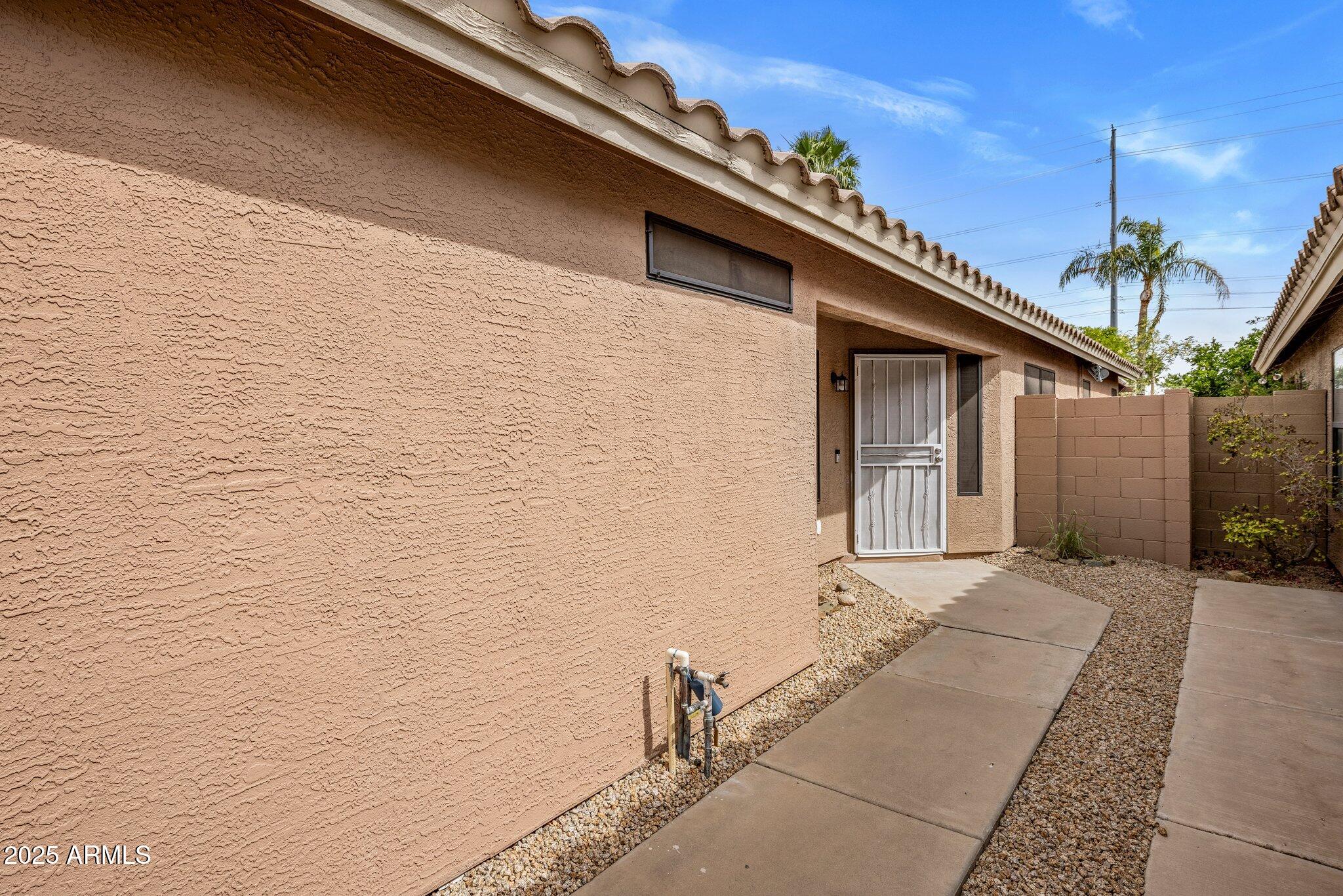 3353 E BLACKHAWK Drive