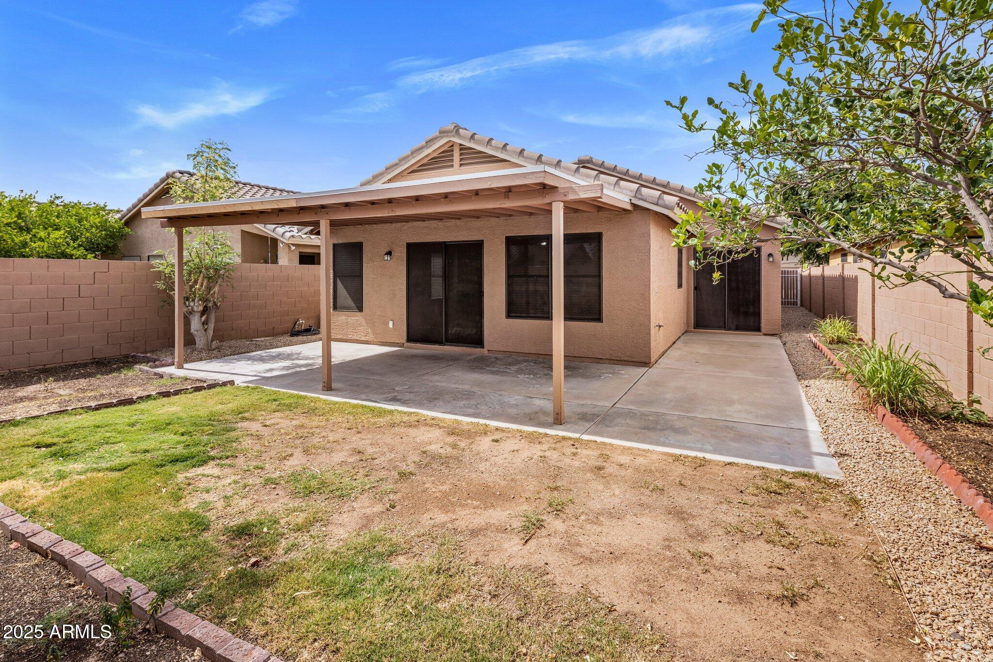 3353 E BLACKHAWK Drive