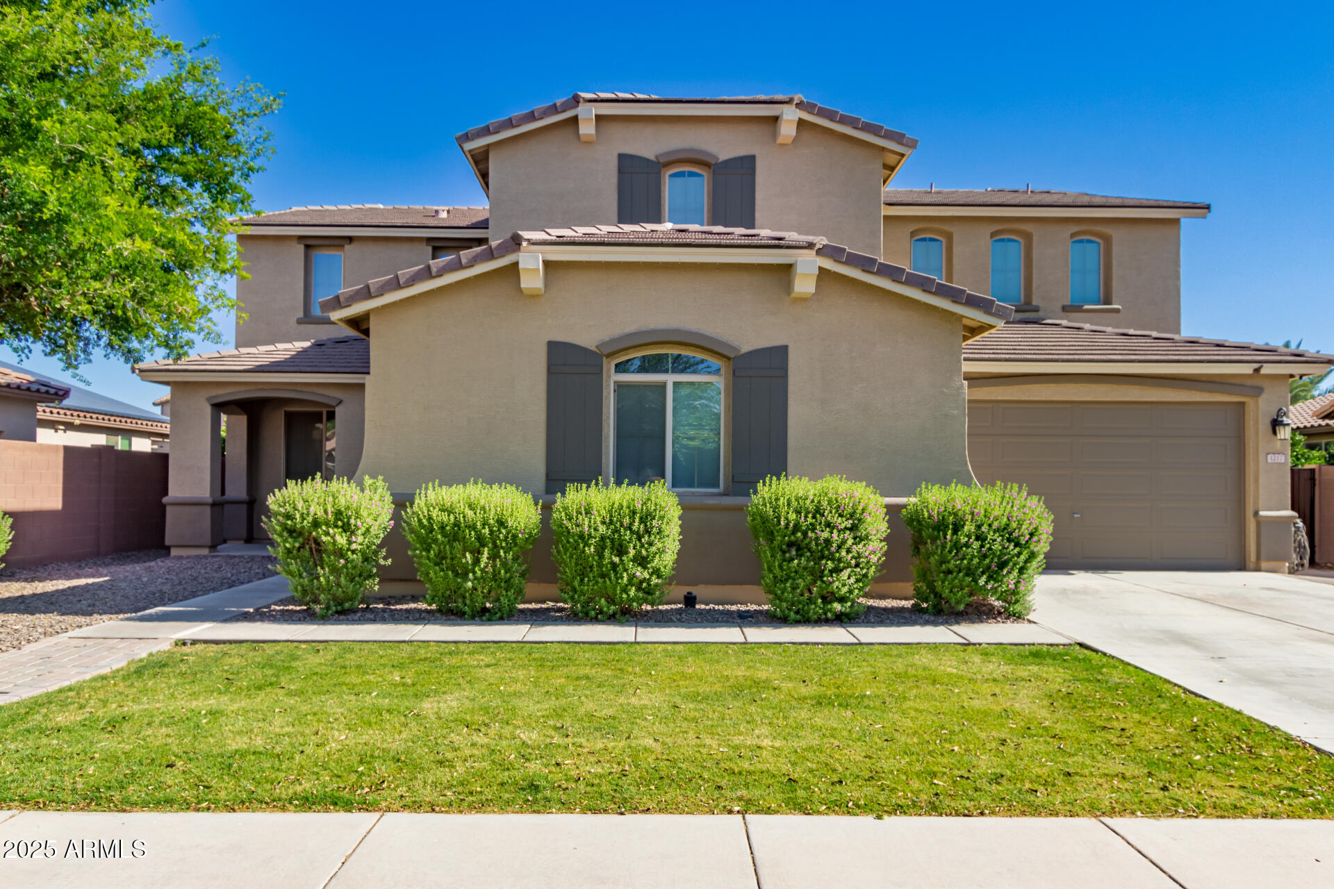 1217 W FEVER TREE Avenue