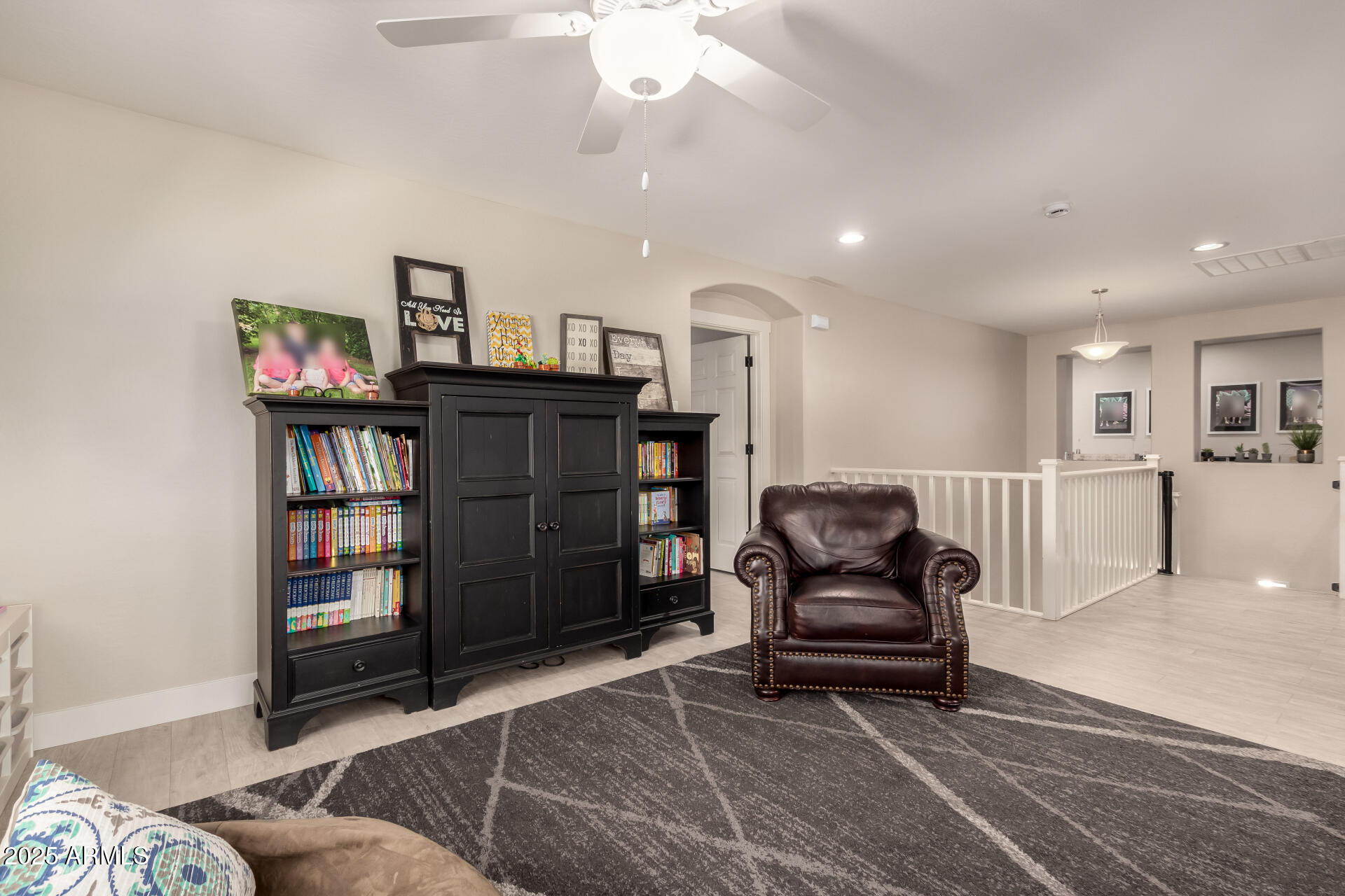 1217 W FEVER TREE Avenue