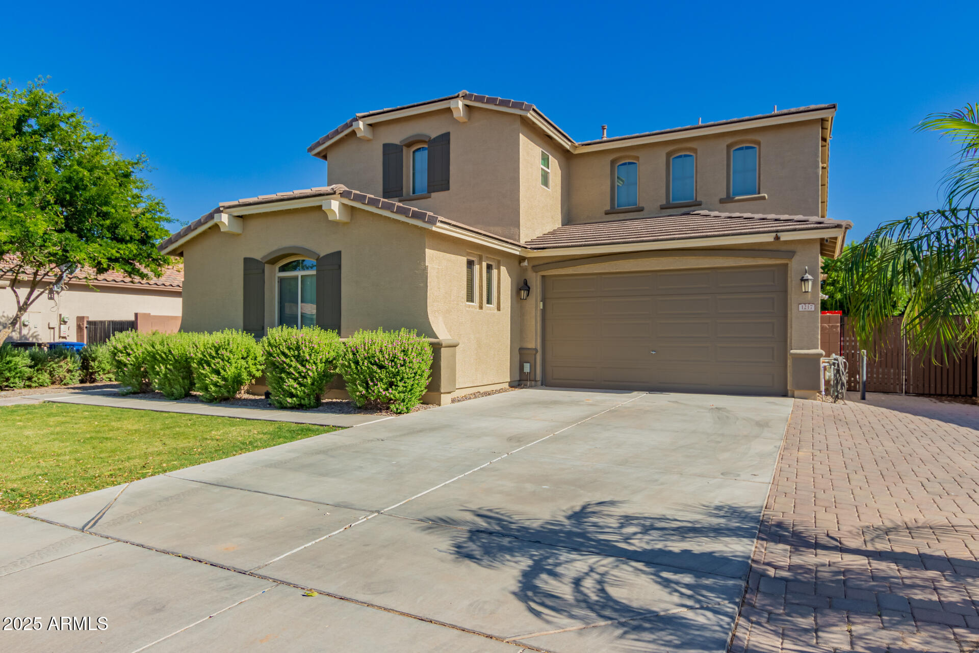 1217 W FEVER TREE Avenue