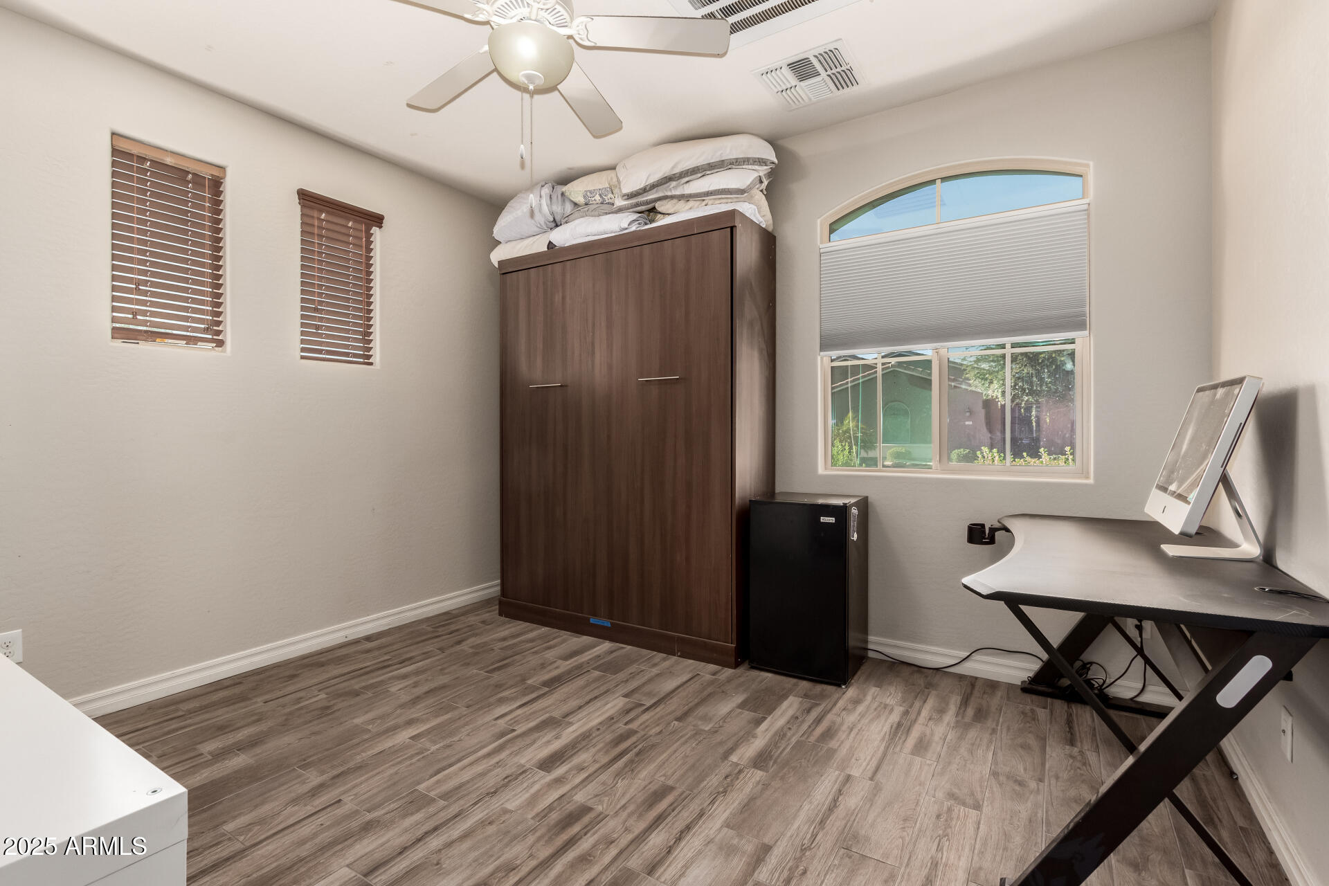 1217 W FEVER TREE Avenue