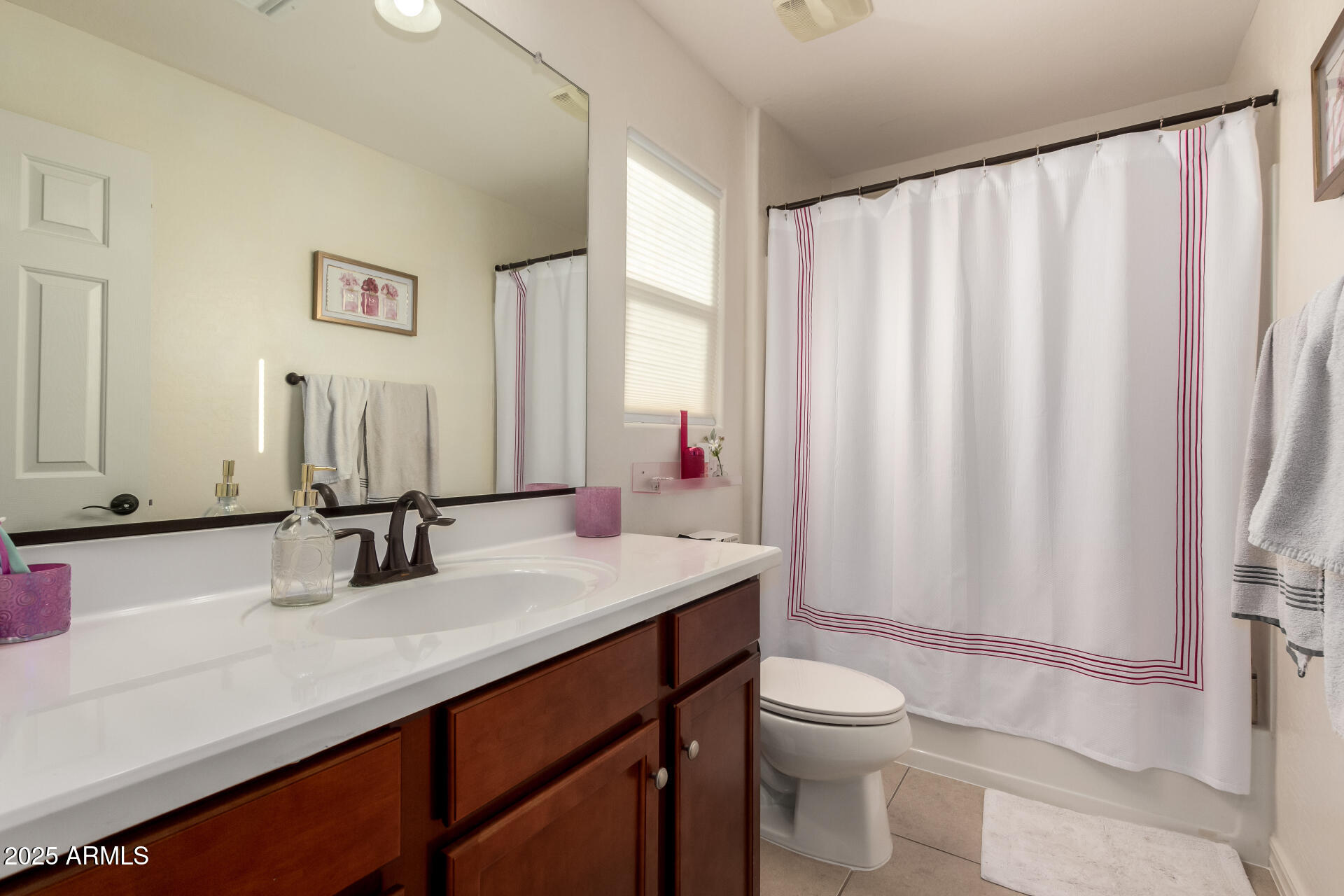 1217 W FEVER TREE Avenue