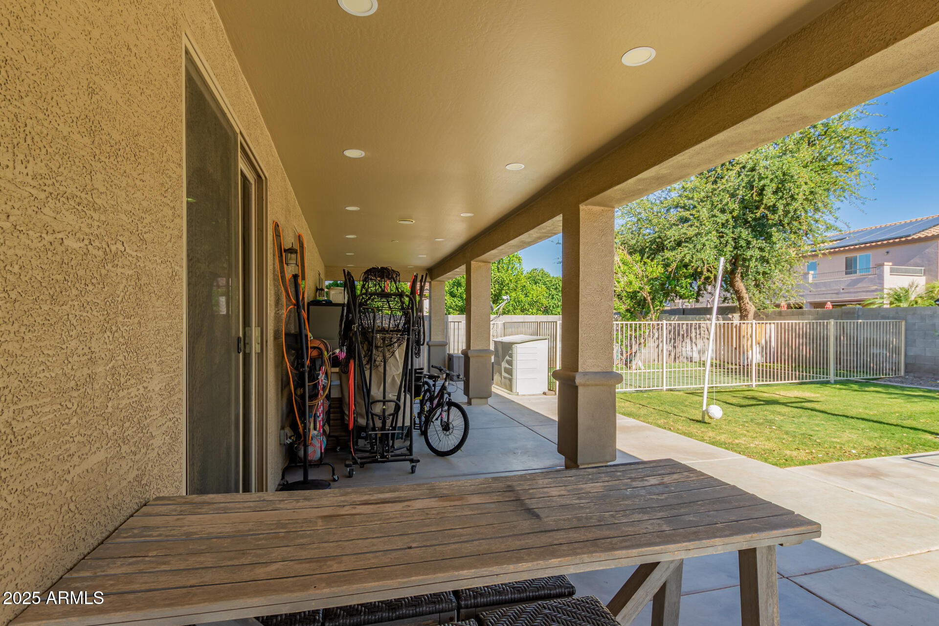 1217 W FEVER TREE Avenue