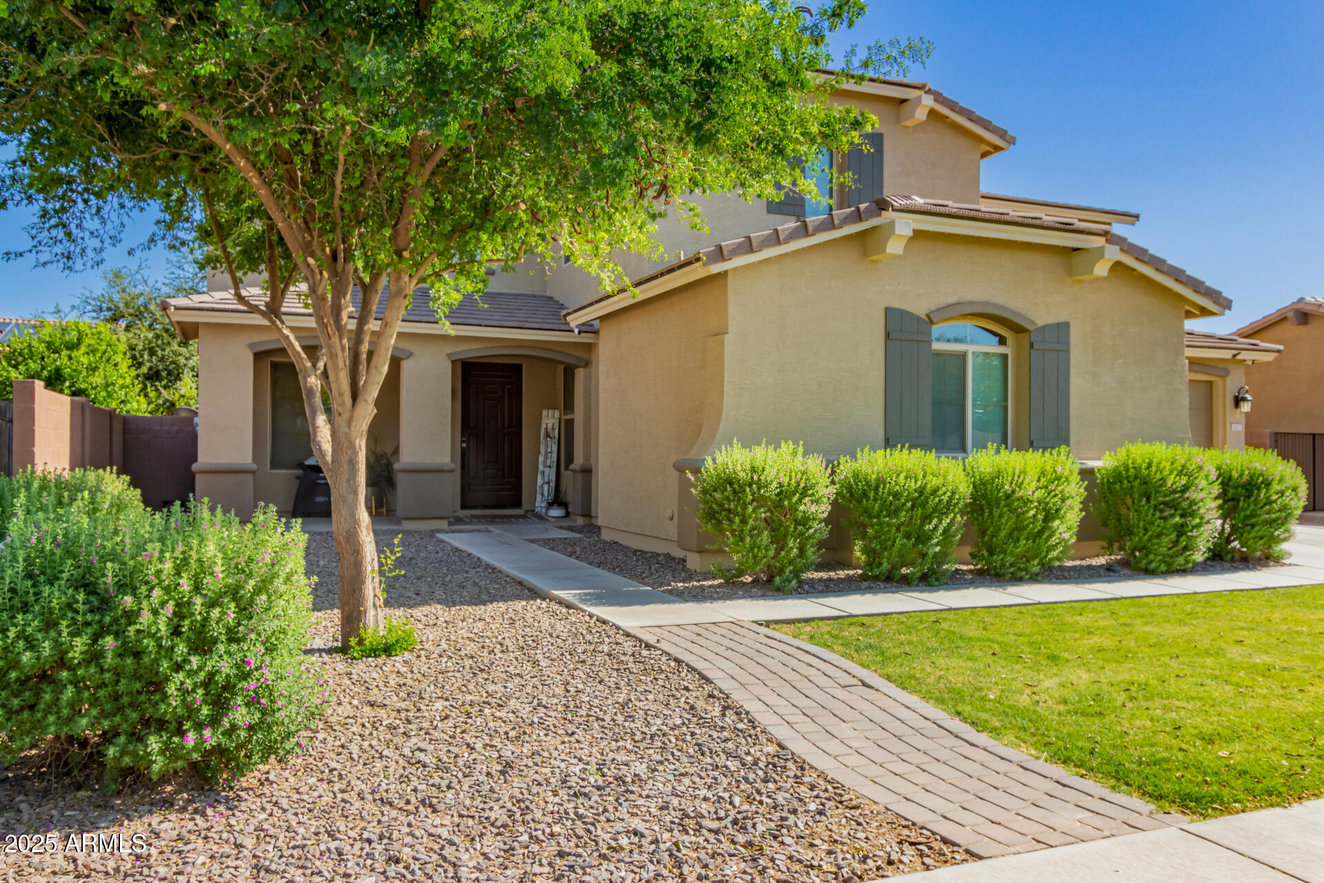 1217 W FEVER TREE Avenue