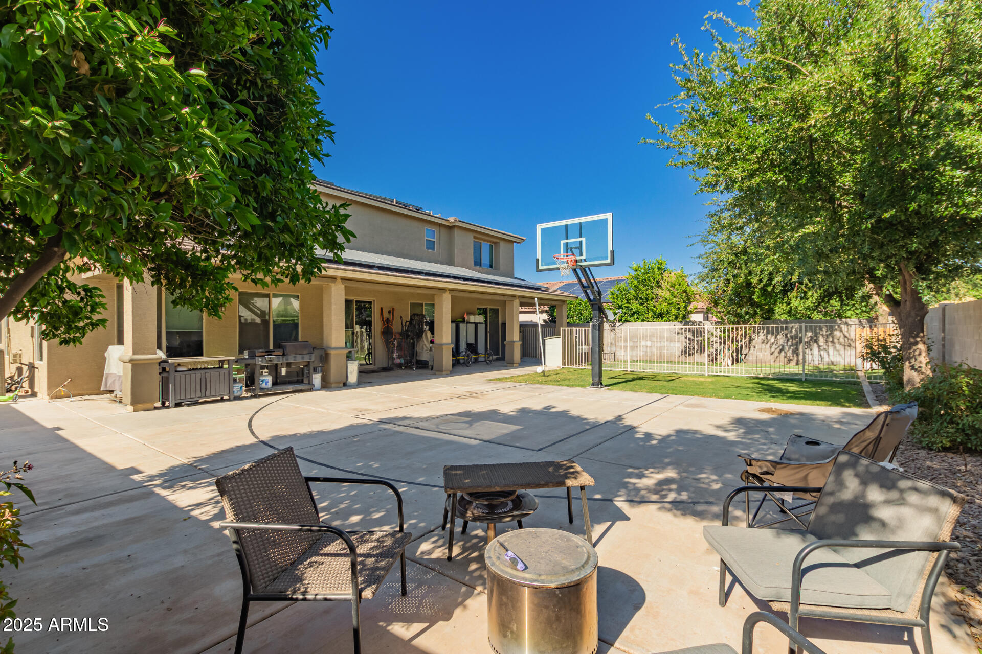 1217 W FEVER TREE Avenue