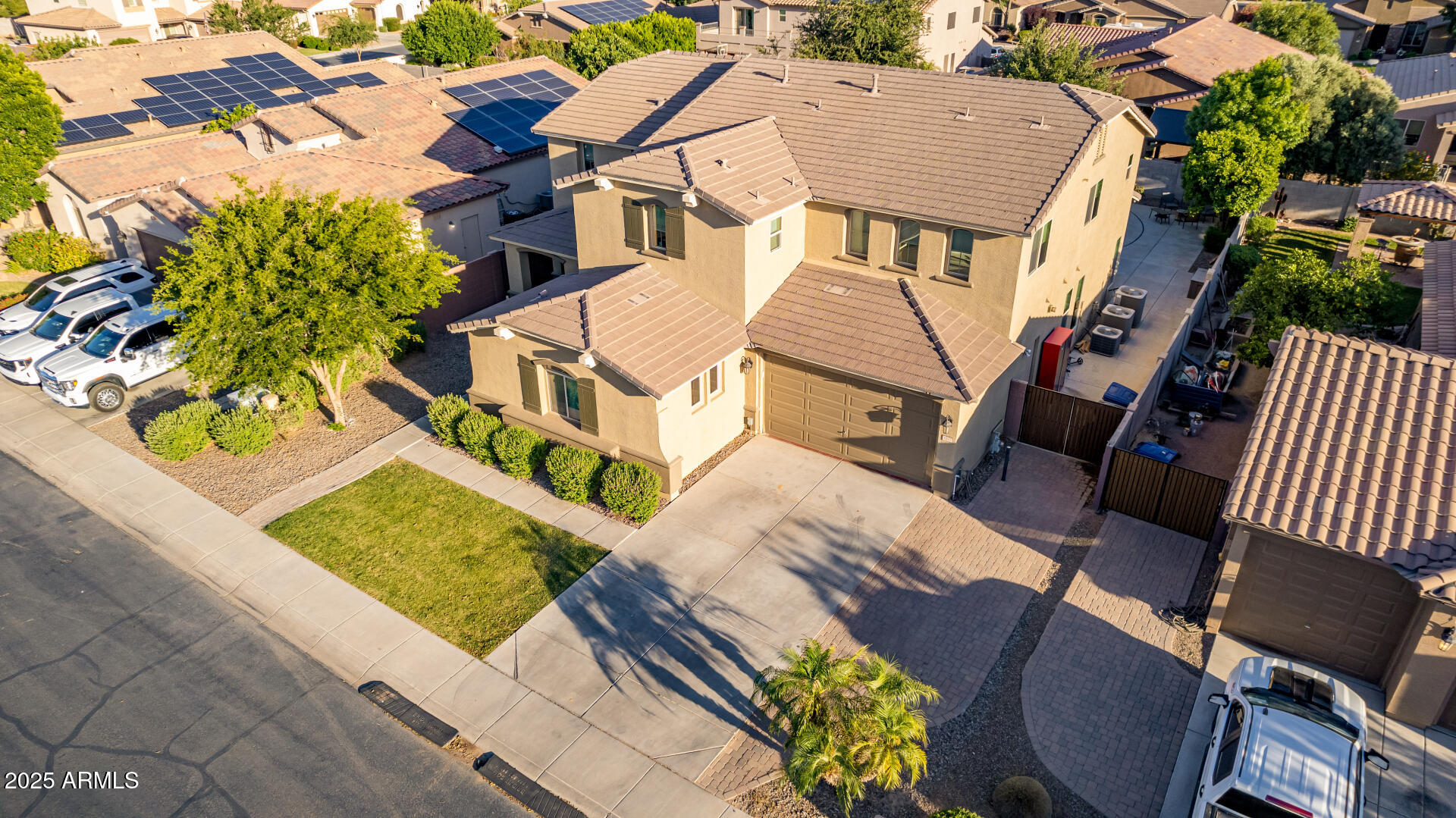 1217 W FEVER TREE Avenue