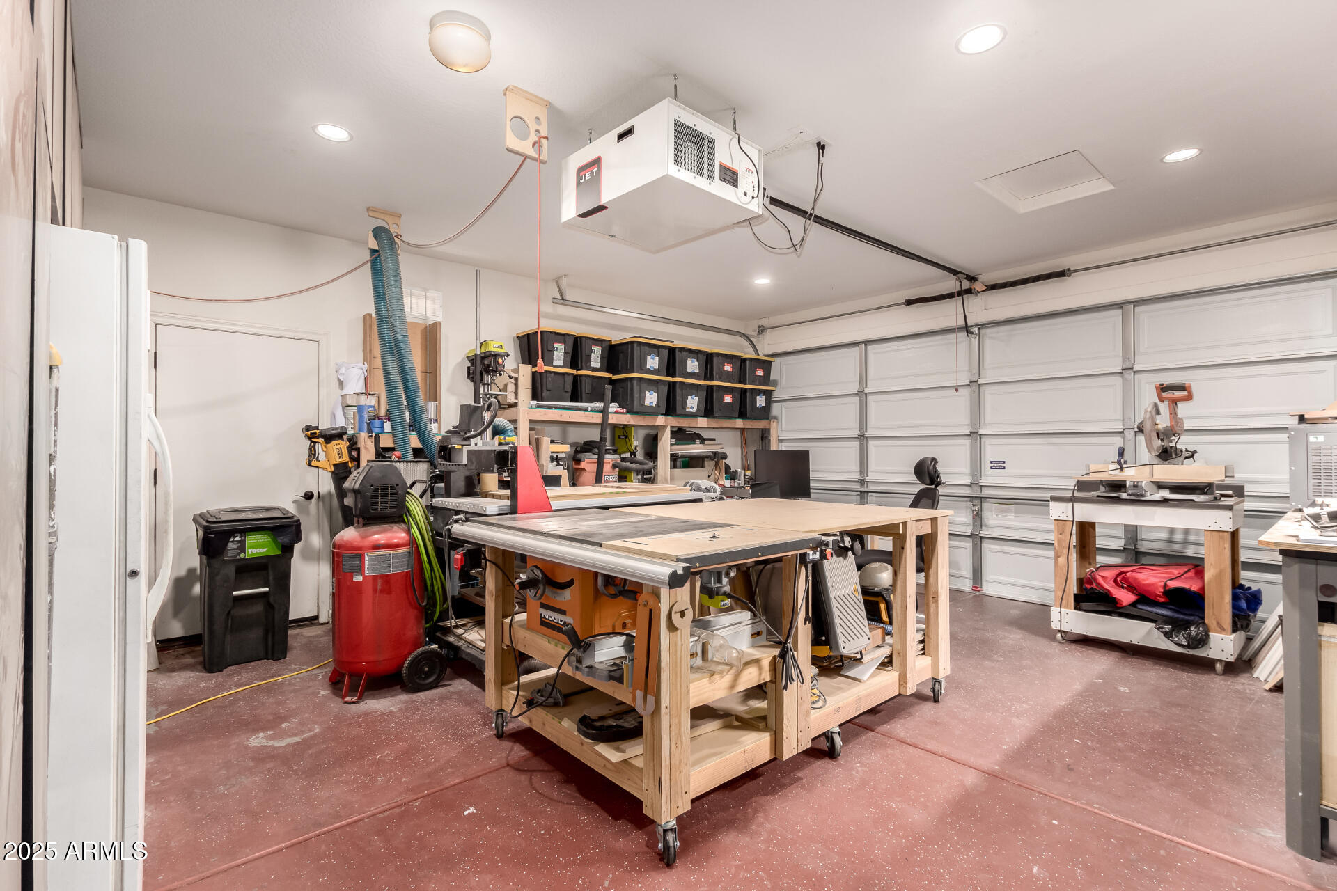 1217 W FEVER TREE Avenue