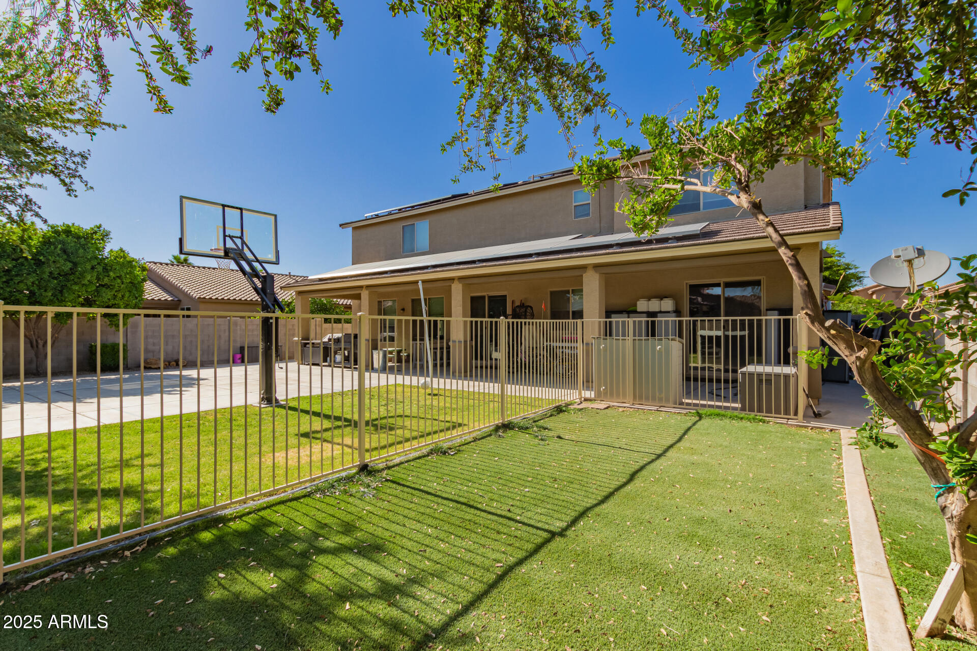 1217 W FEVER TREE Avenue