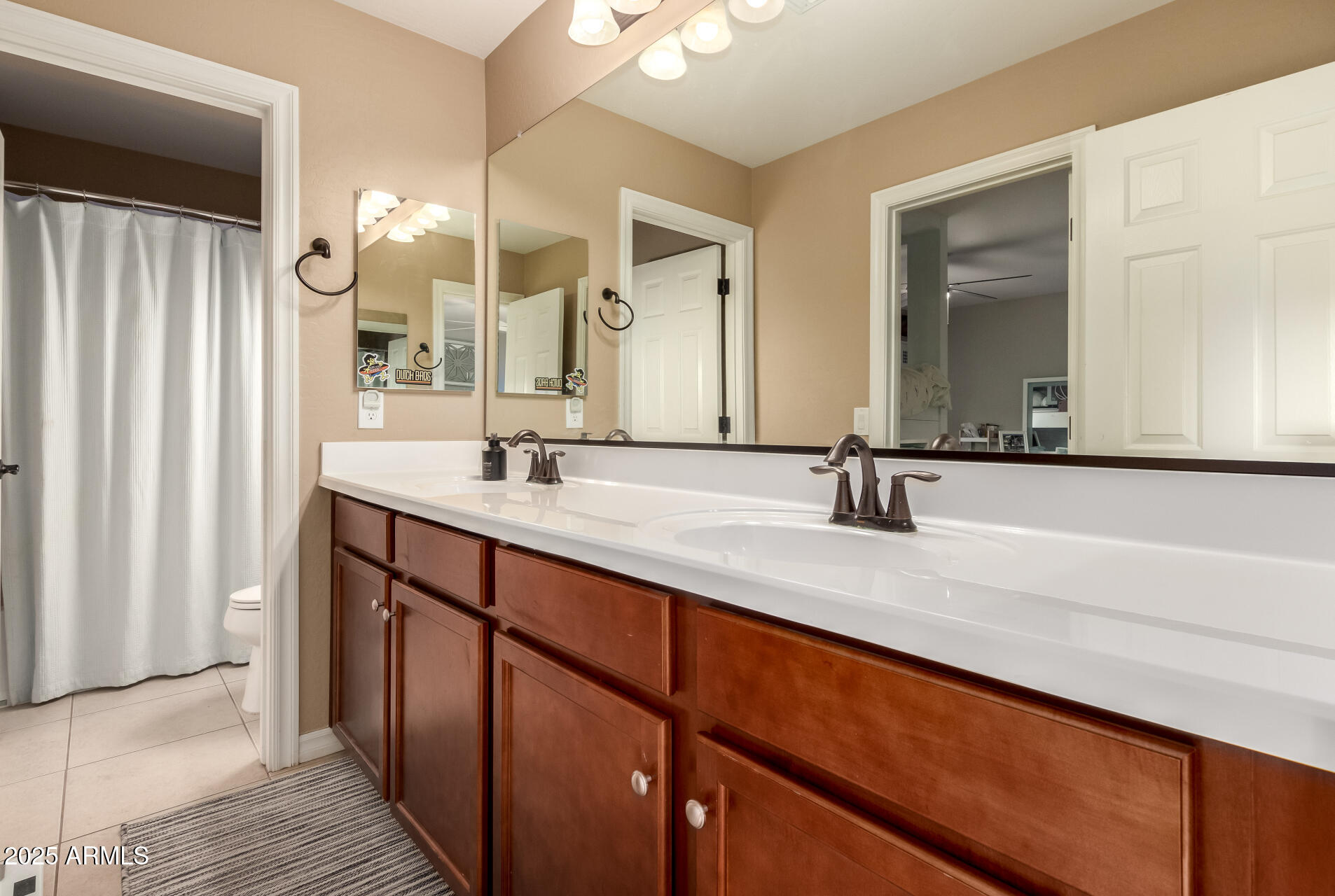 1217 W FEVER TREE Avenue