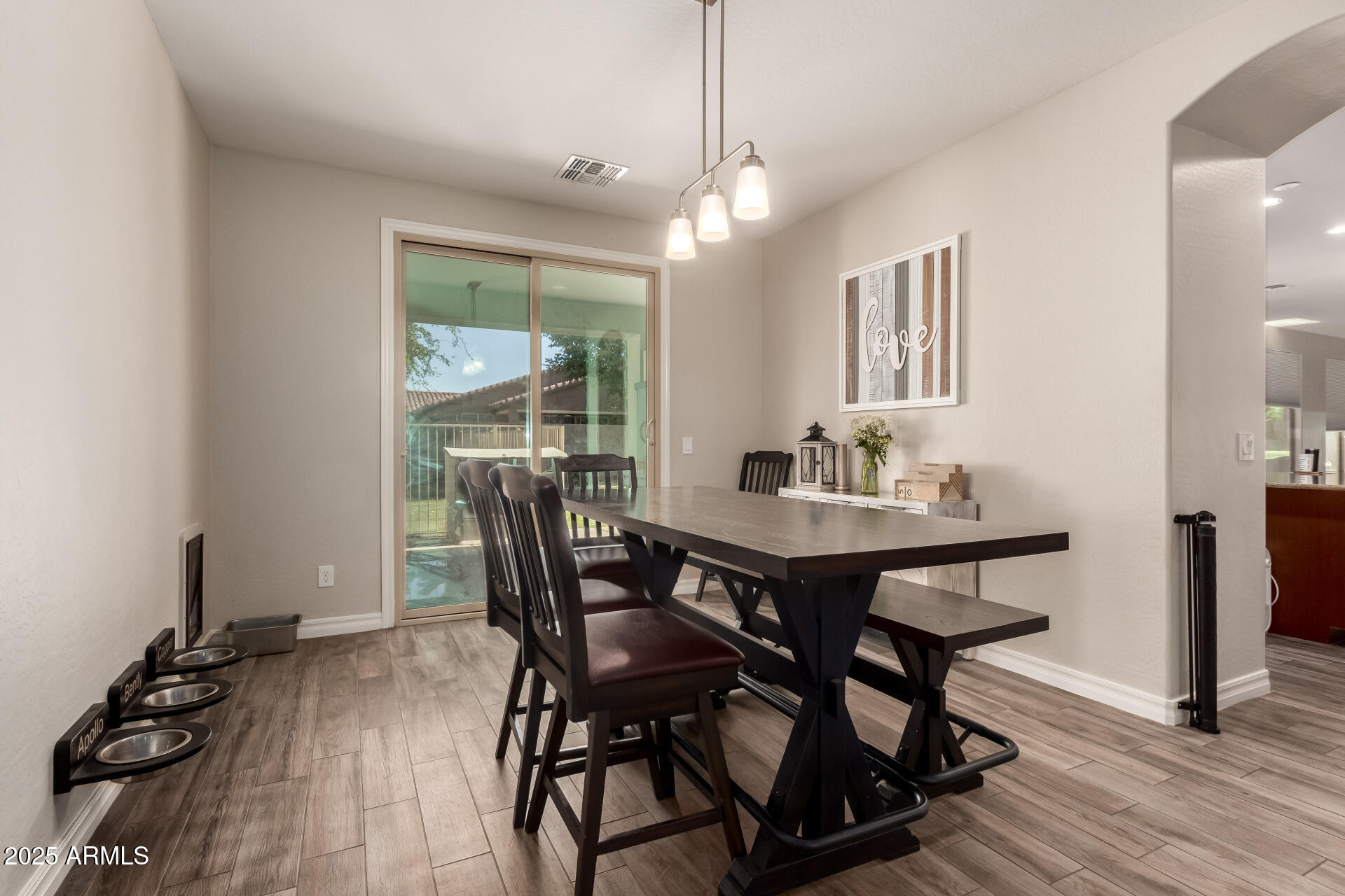 1217 W FEVER TREE Avenue