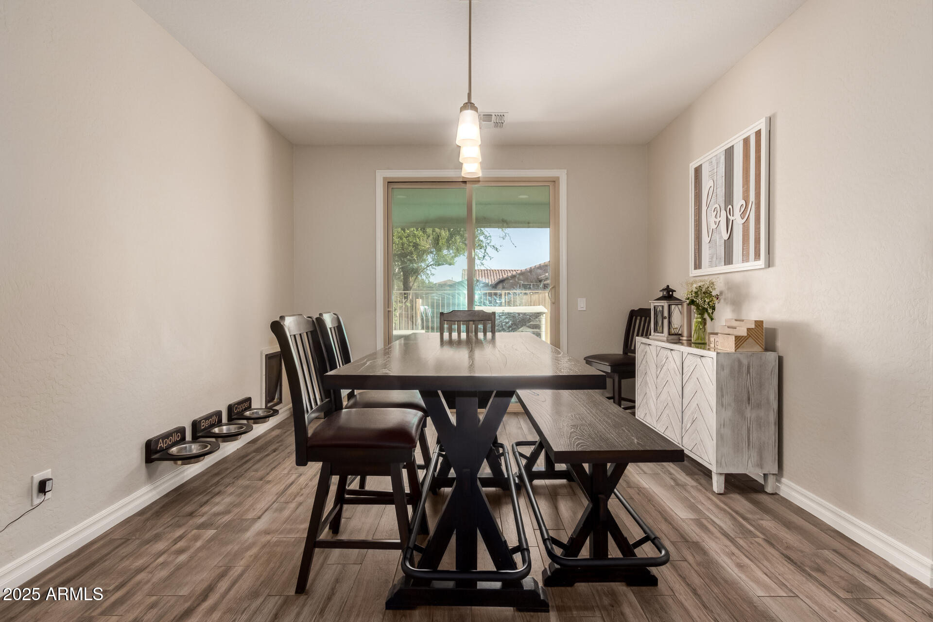 1217 W FEVER TREE Avenue