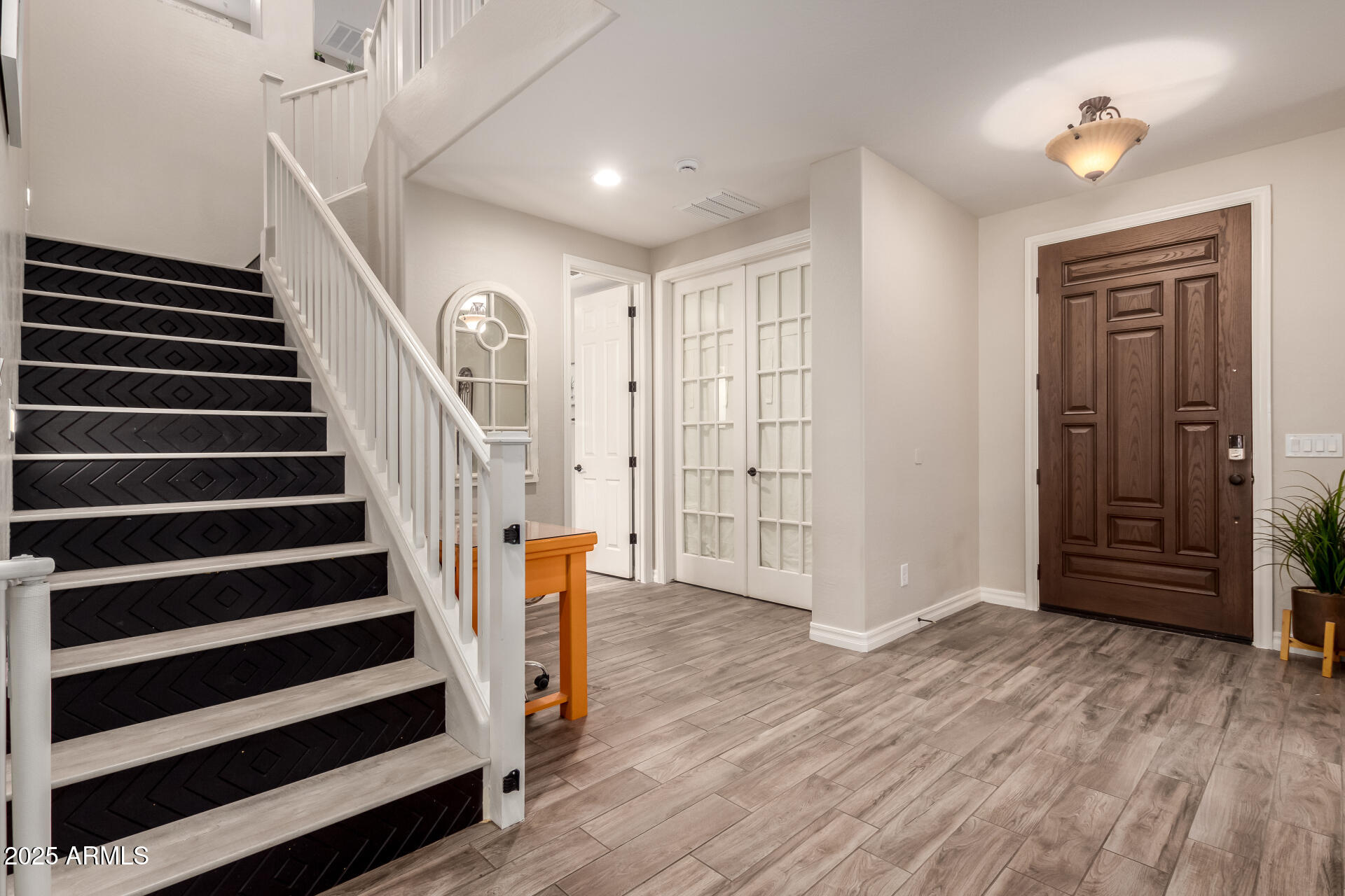 1217 W FEVER TREE Avenue