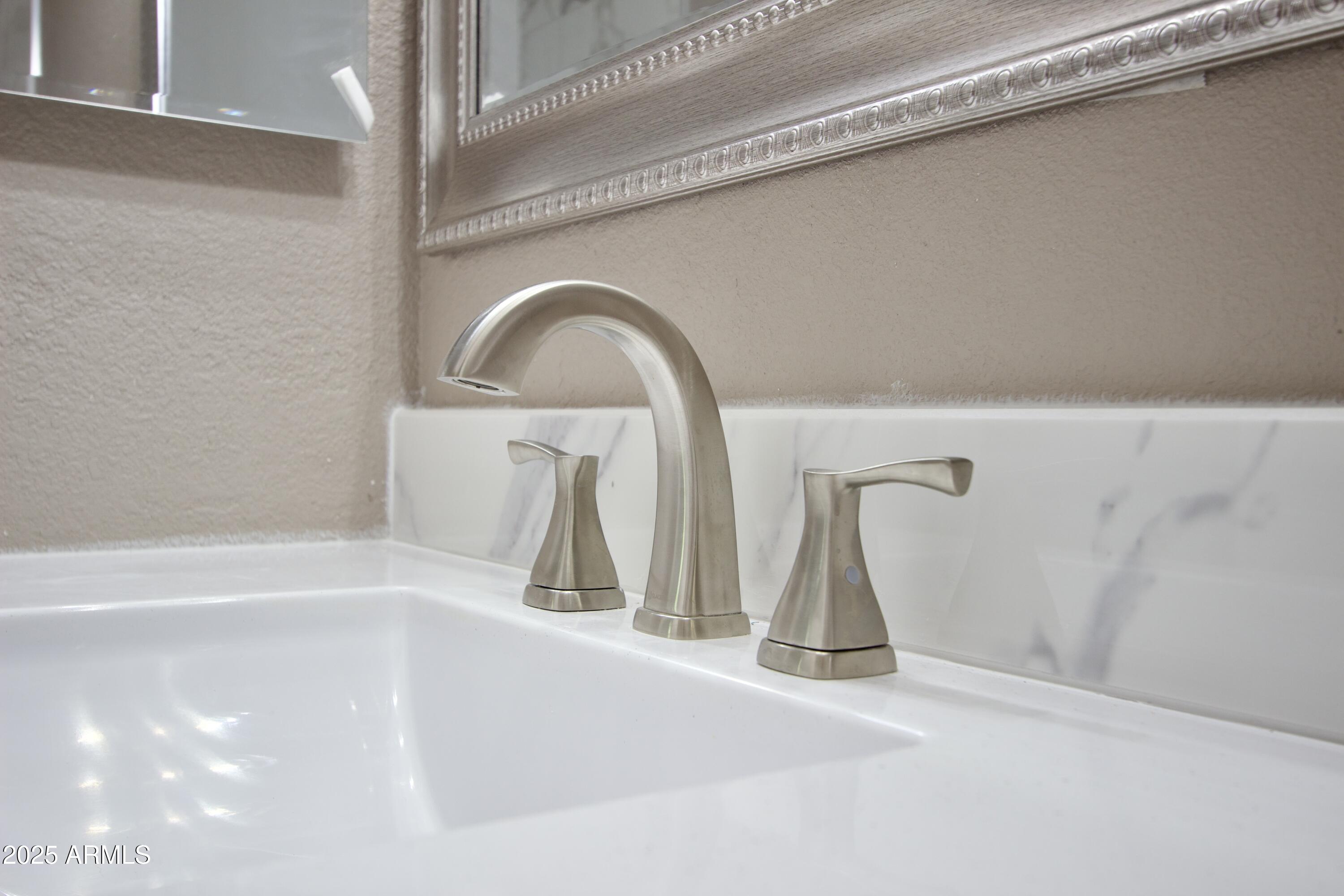 520 S SAND VERBENA Way