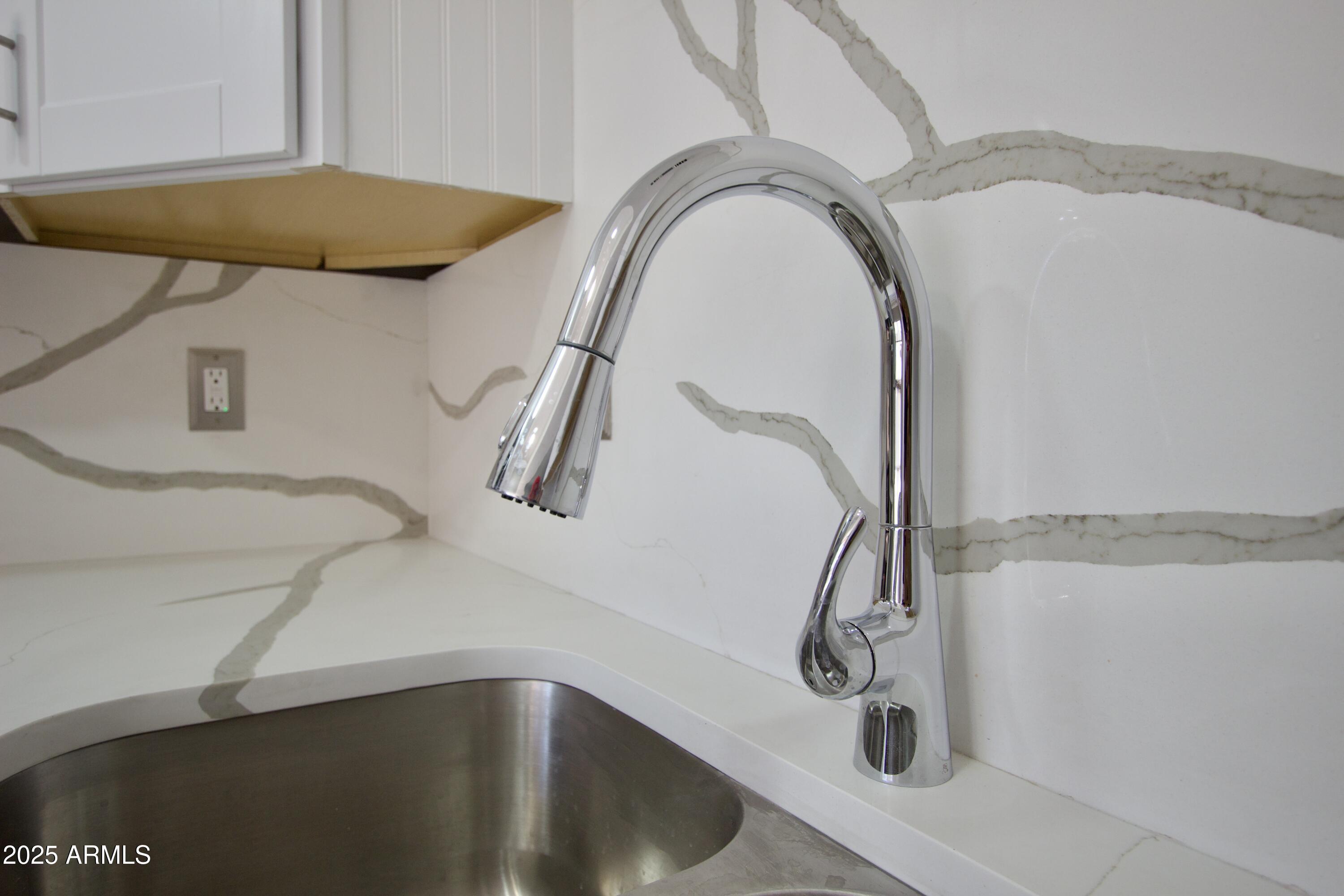 520 S SAND VERBENA Way