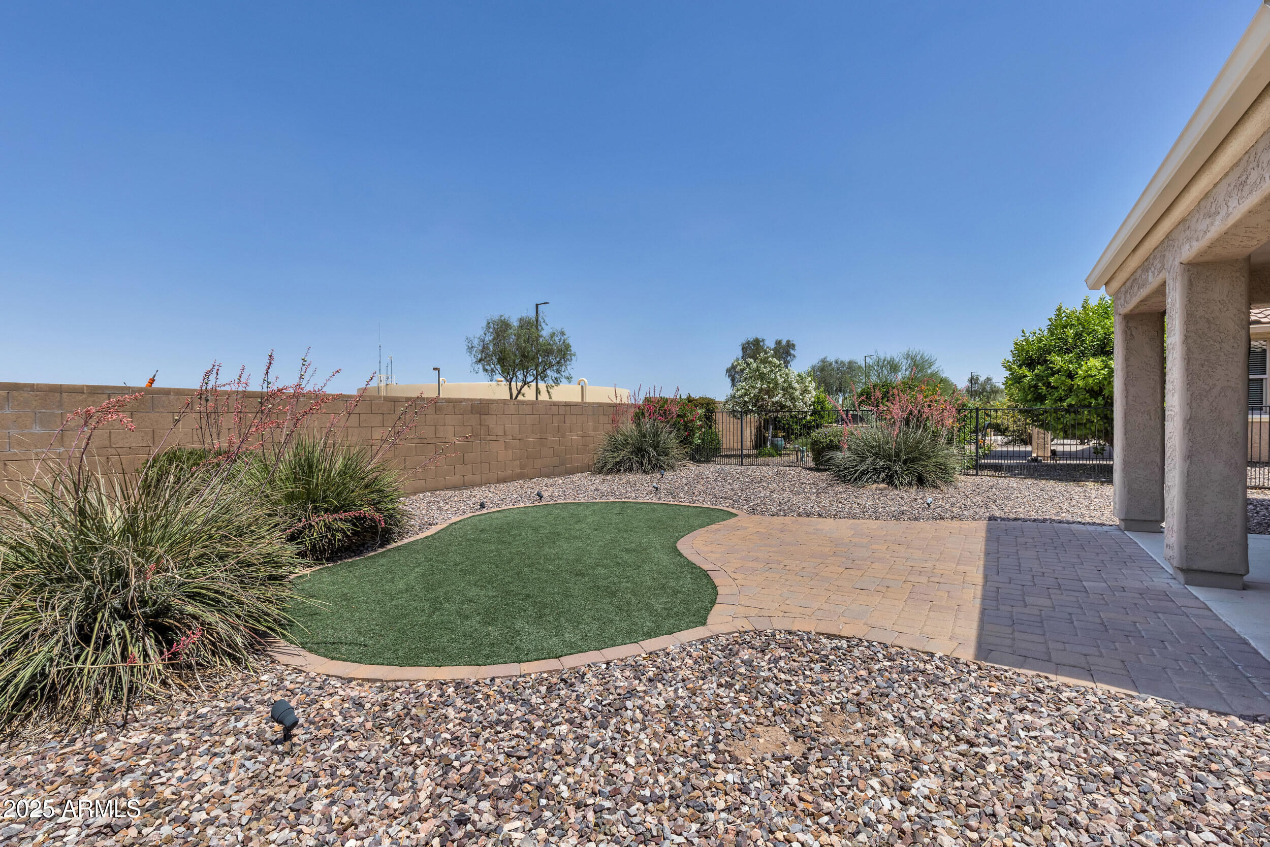 6658 W MOCKINGBIRD Way
