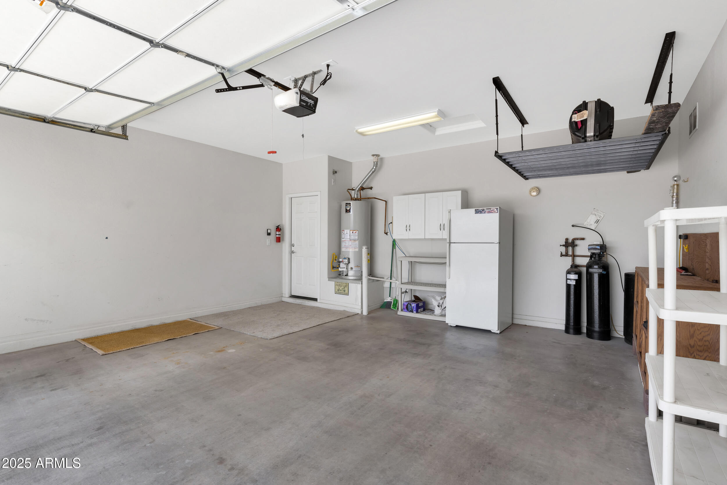 6658 W MOCKINGBIRD Way