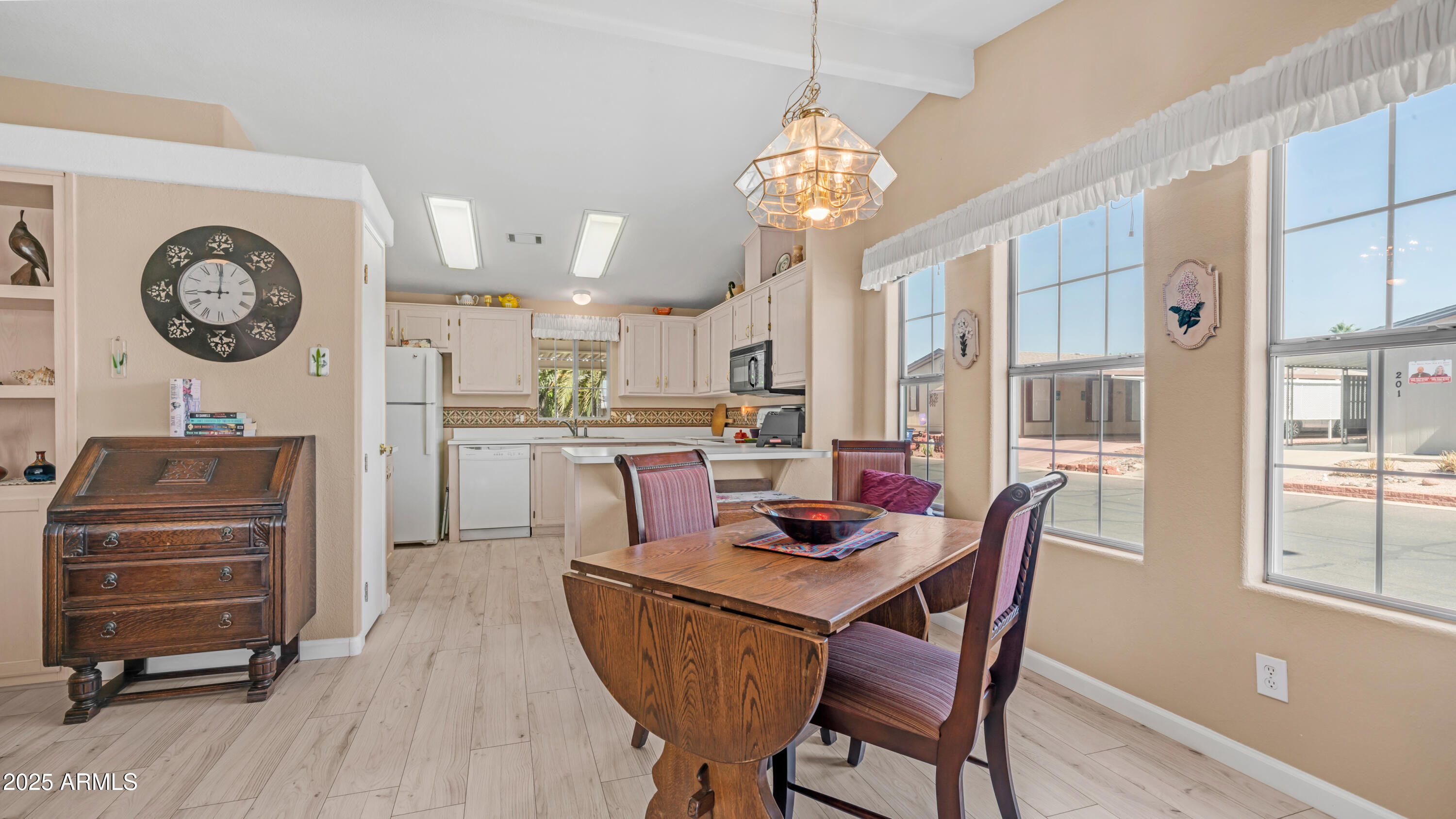 2400 E BASELINE Avenue, 197