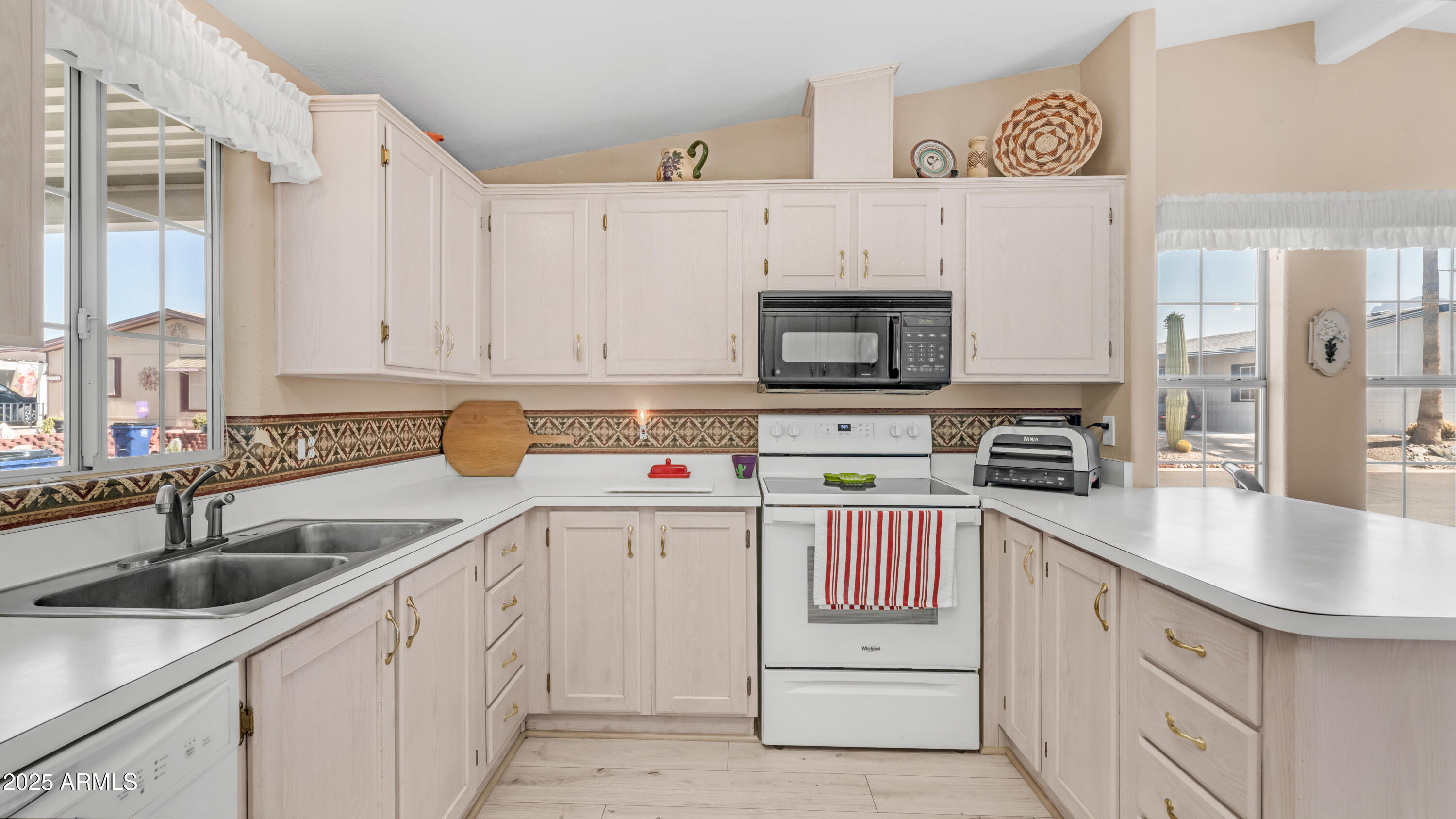 2400 E BASELINE Avenue, 197