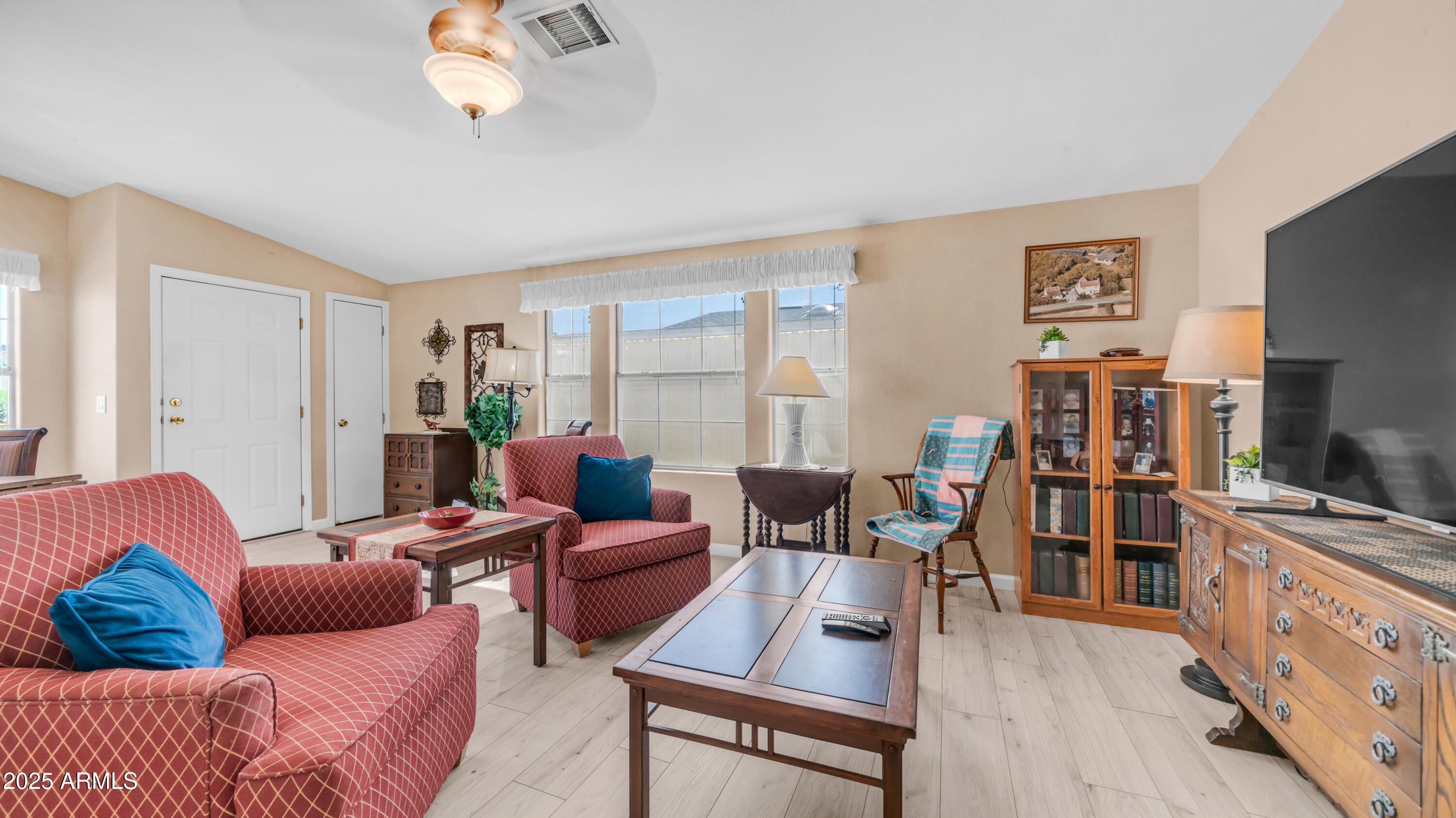 2400 E BASELINE Avenue, 197