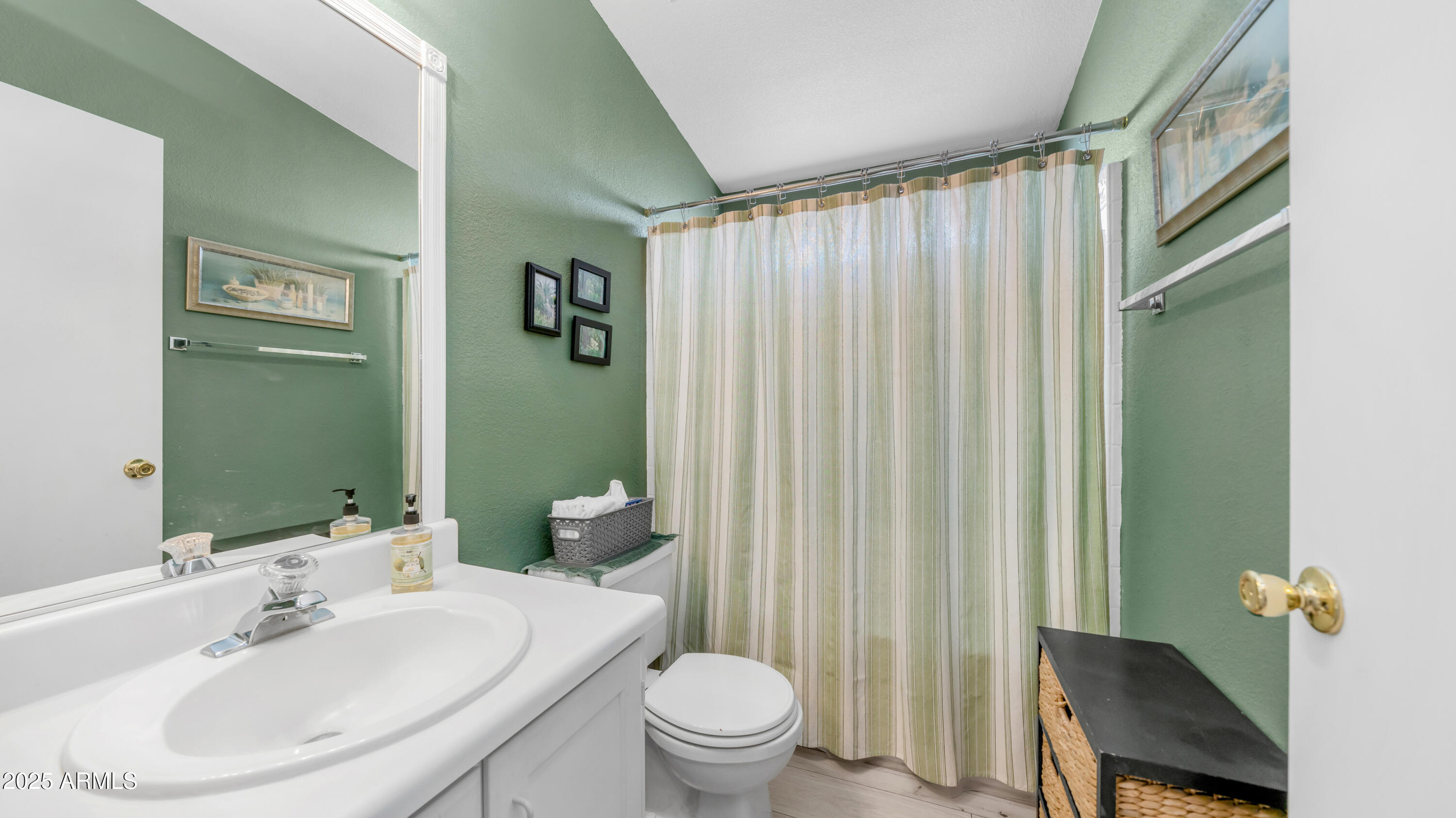 2400 E BASELINE Avenue, 197