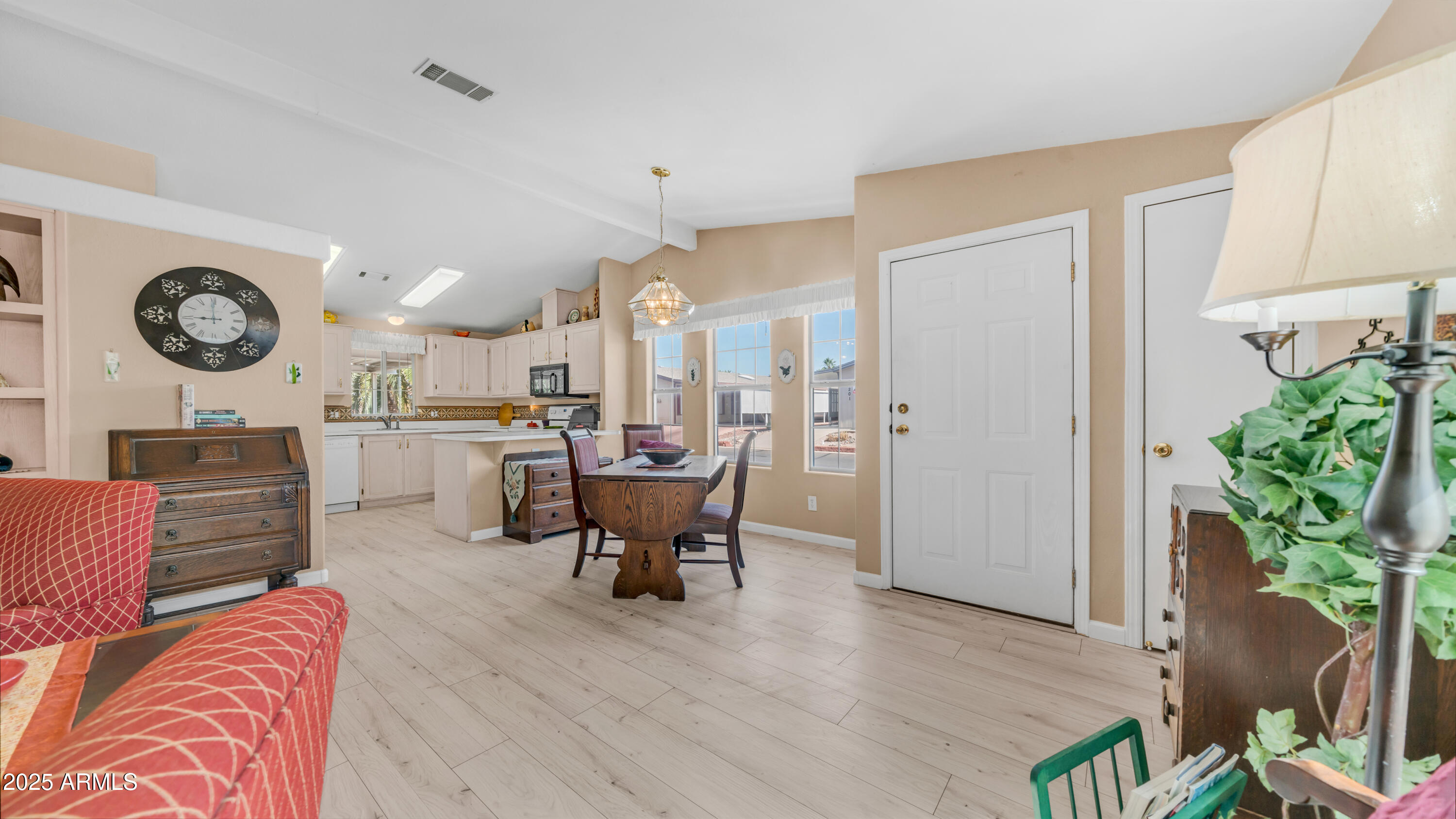 2400 E BASELINE Avenue, 197