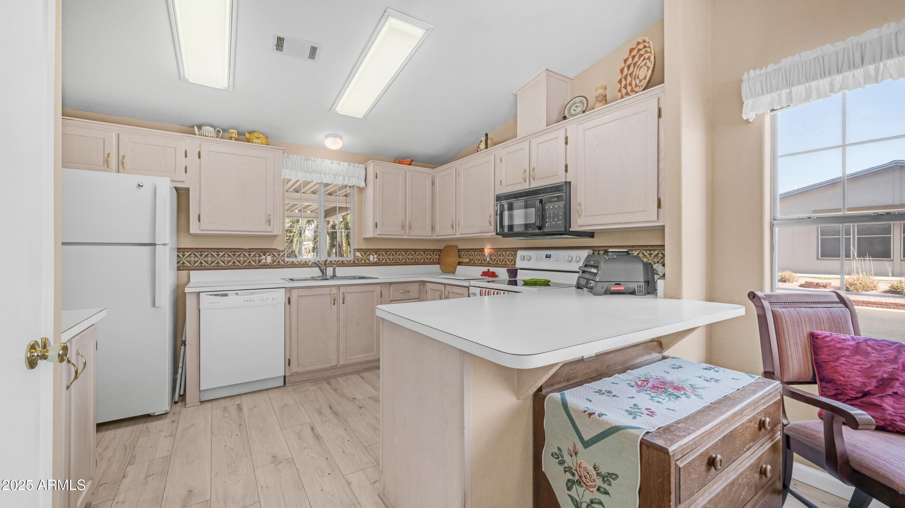 2400 E BASELINE Avenue, 197