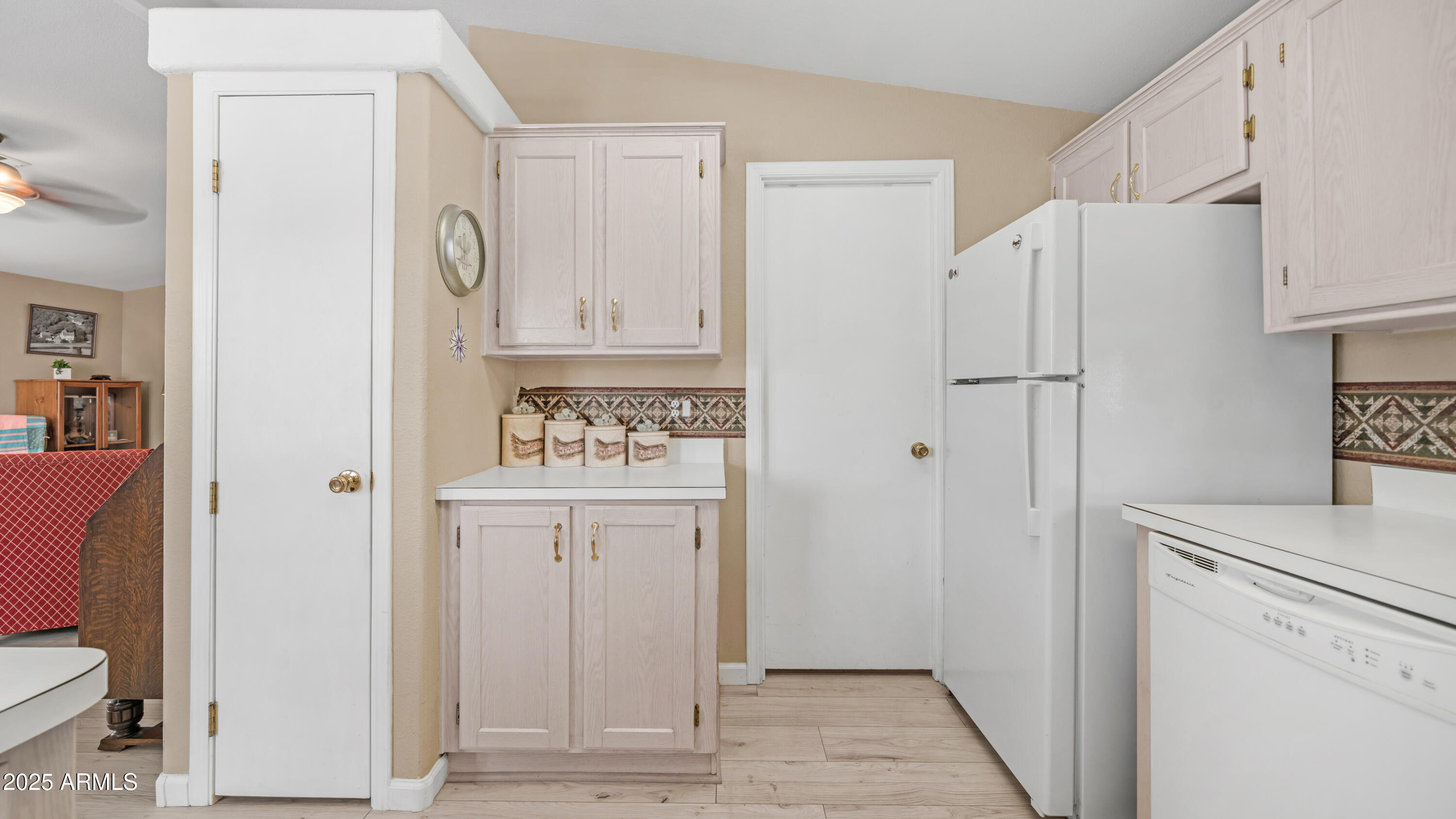 2400 E BASELINE Avenue, 197