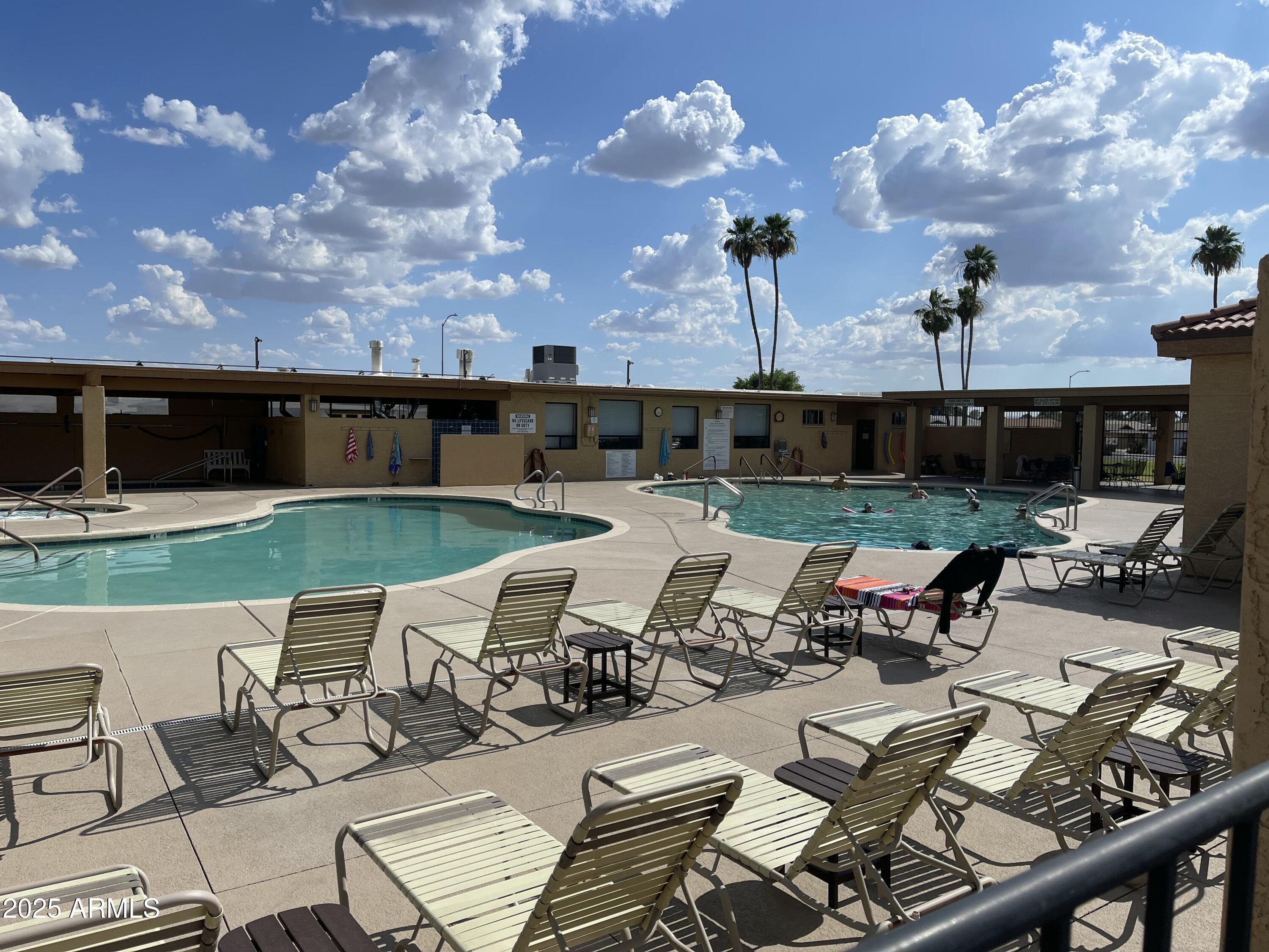 4213 E CLOVIS Avenue