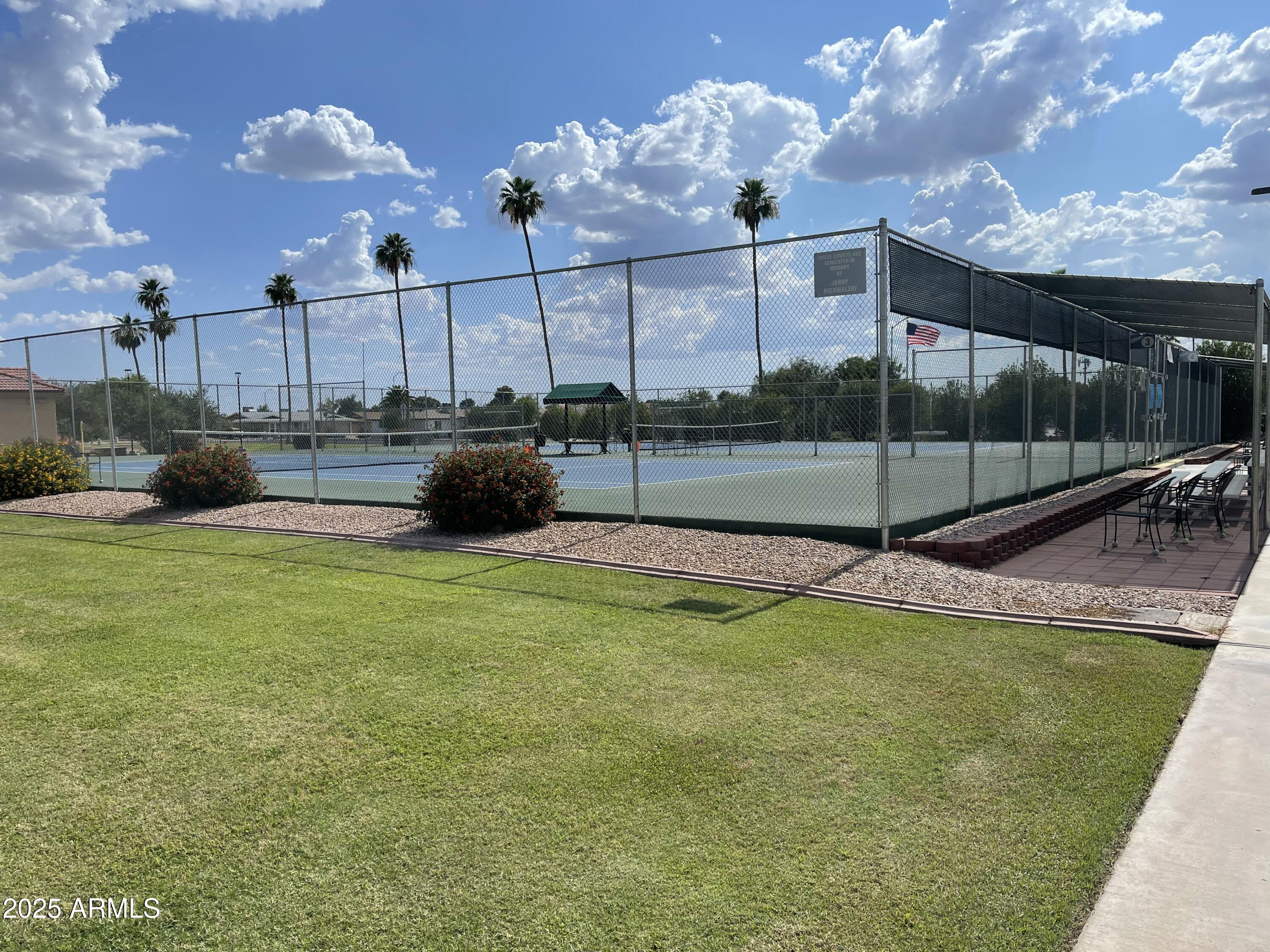 4213 E CLOVIS Avenue