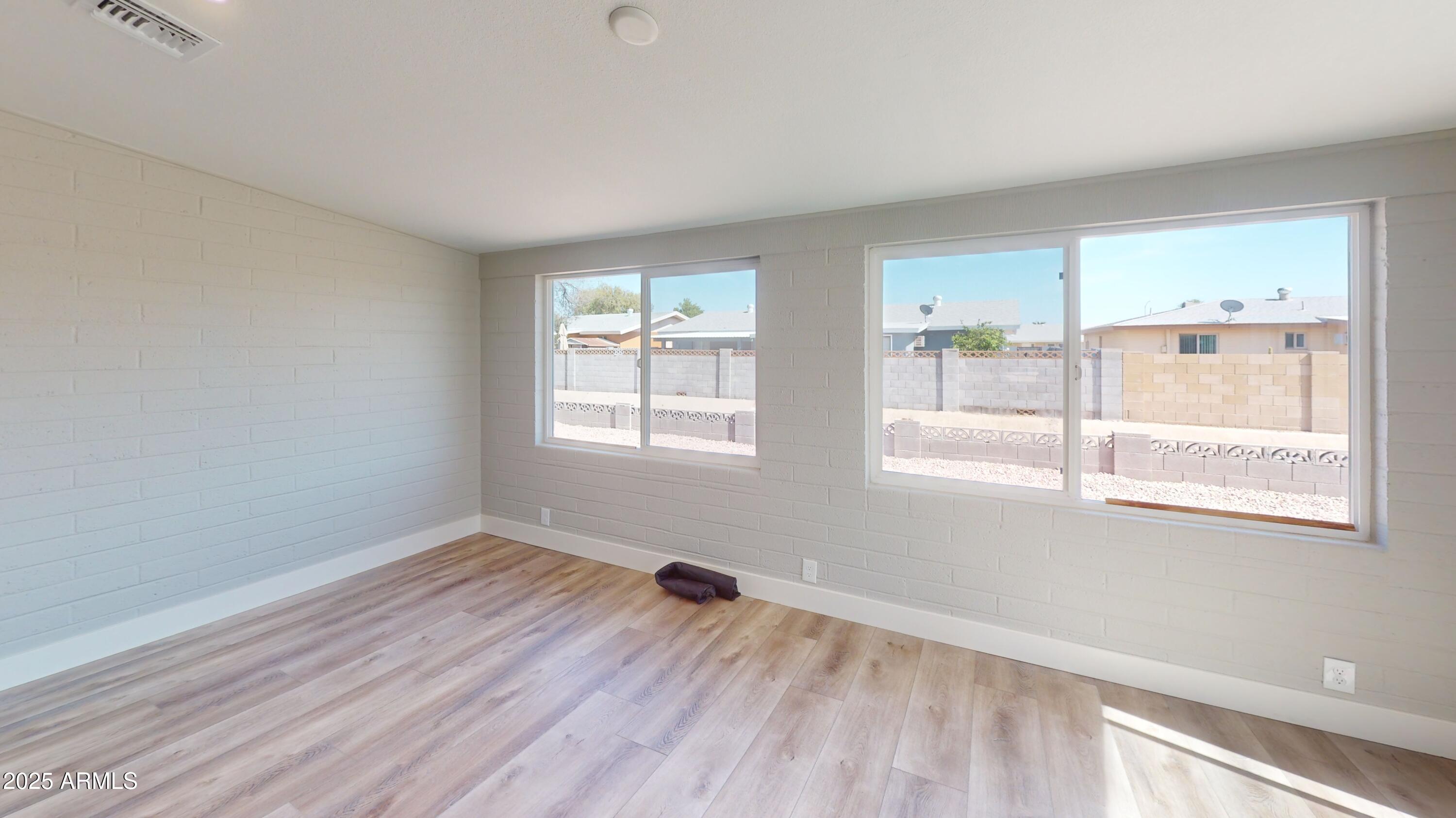 4213 E CLOVIS Avenue