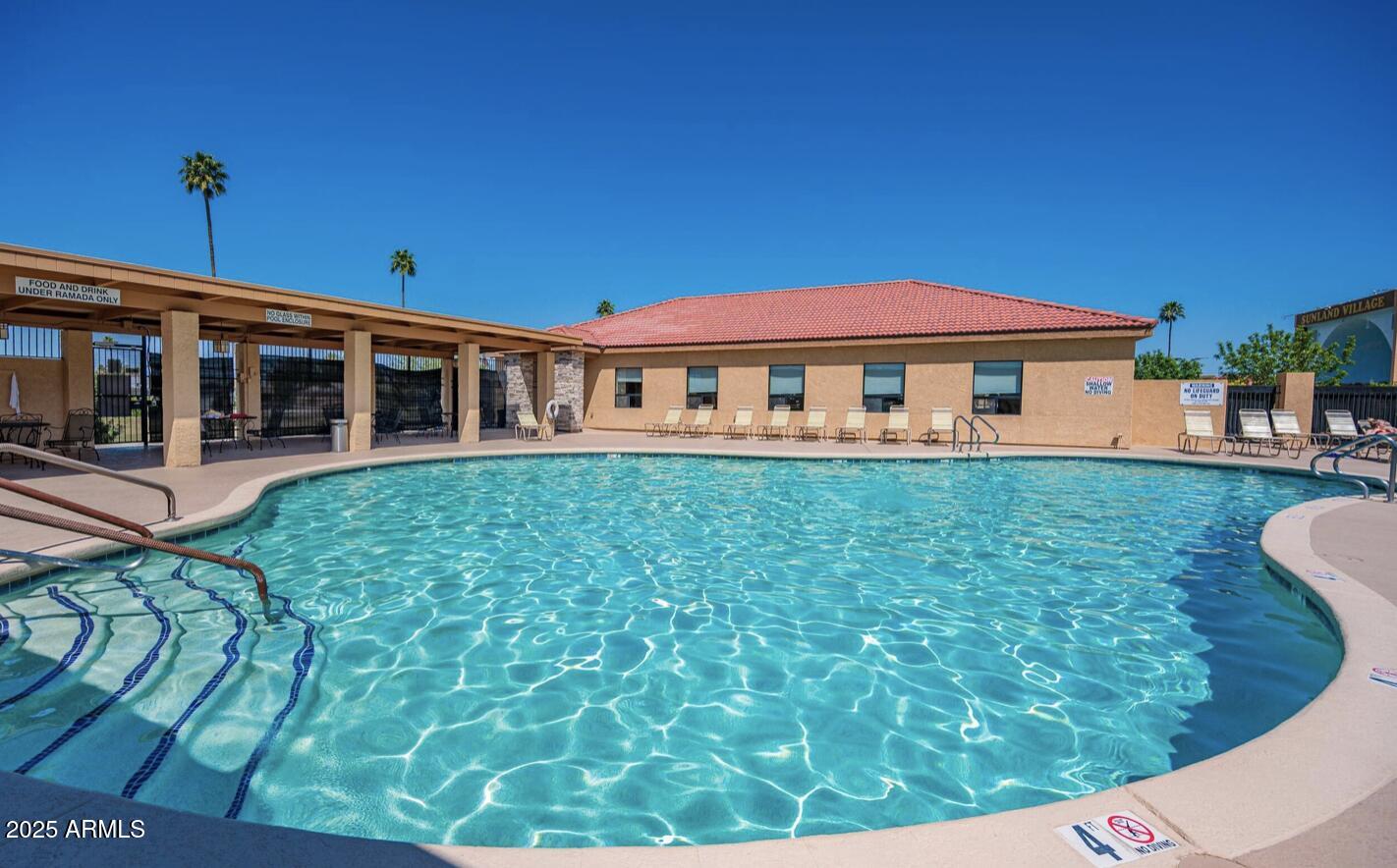 4213 E CLOVIS Avenue