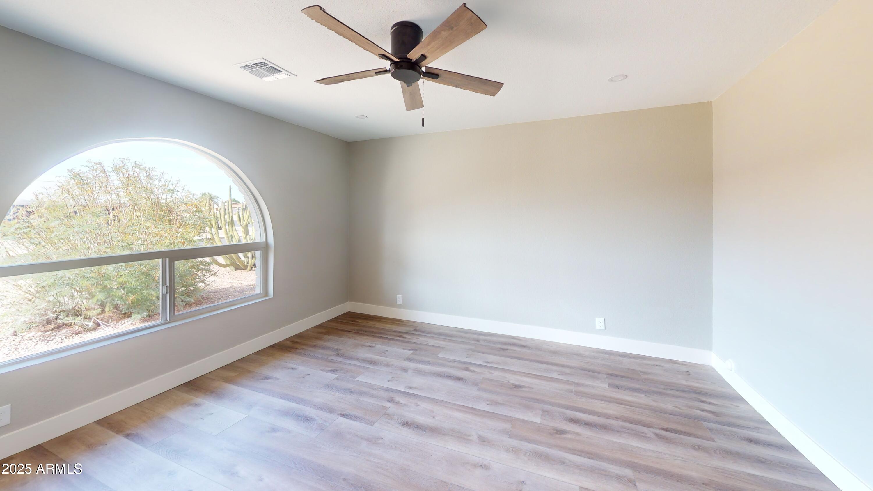 4213 E CLOVIS Avenue