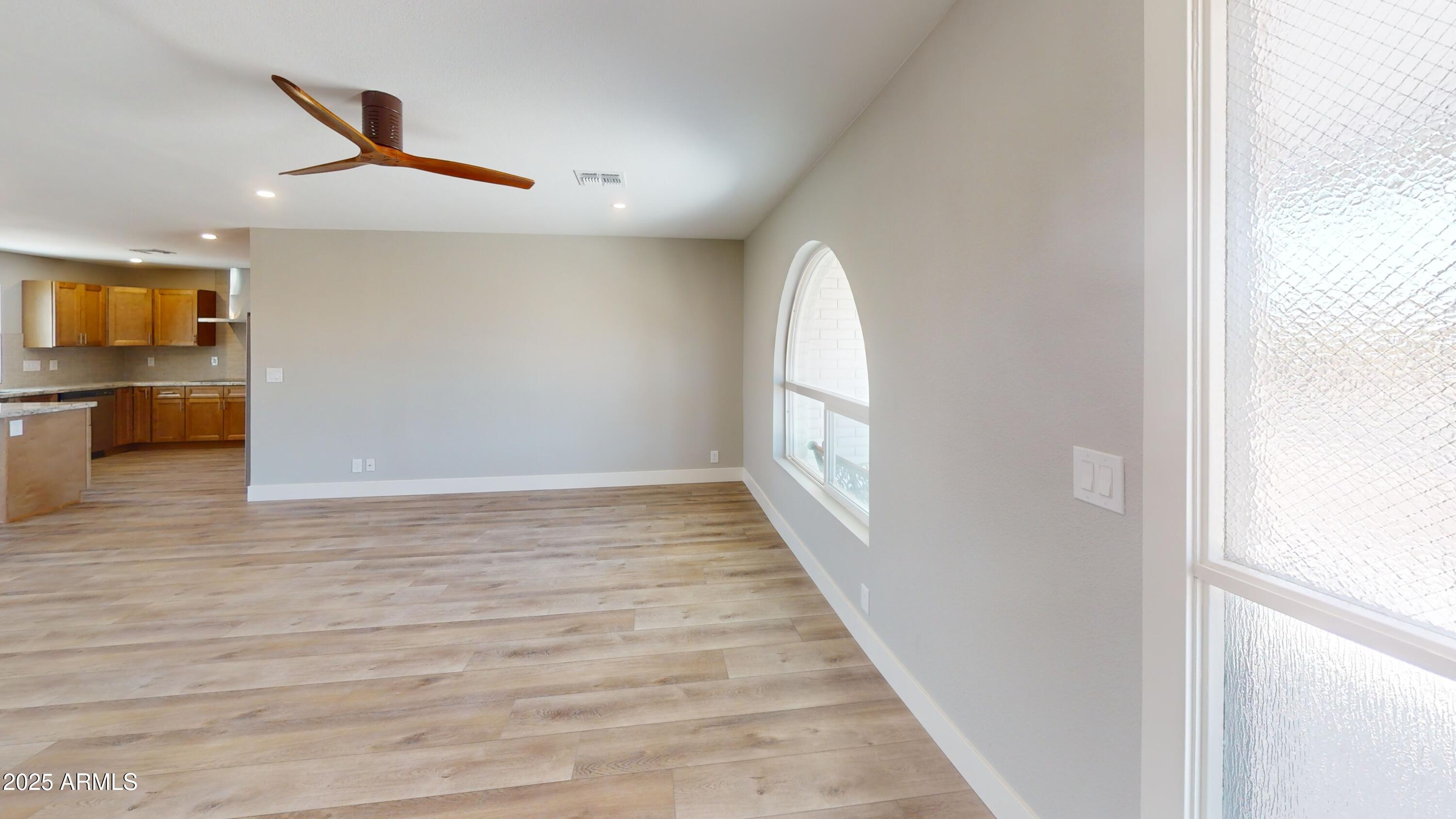 4213 E CLOVIS Avenue