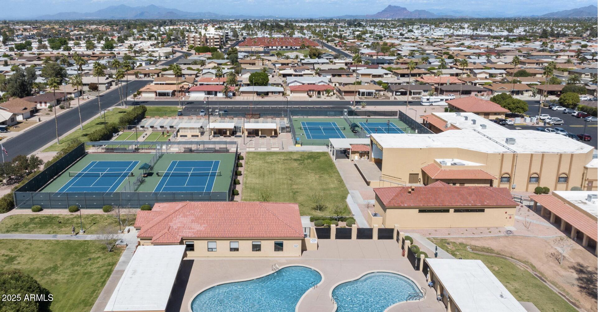 4213 E CLOVIS Avenue