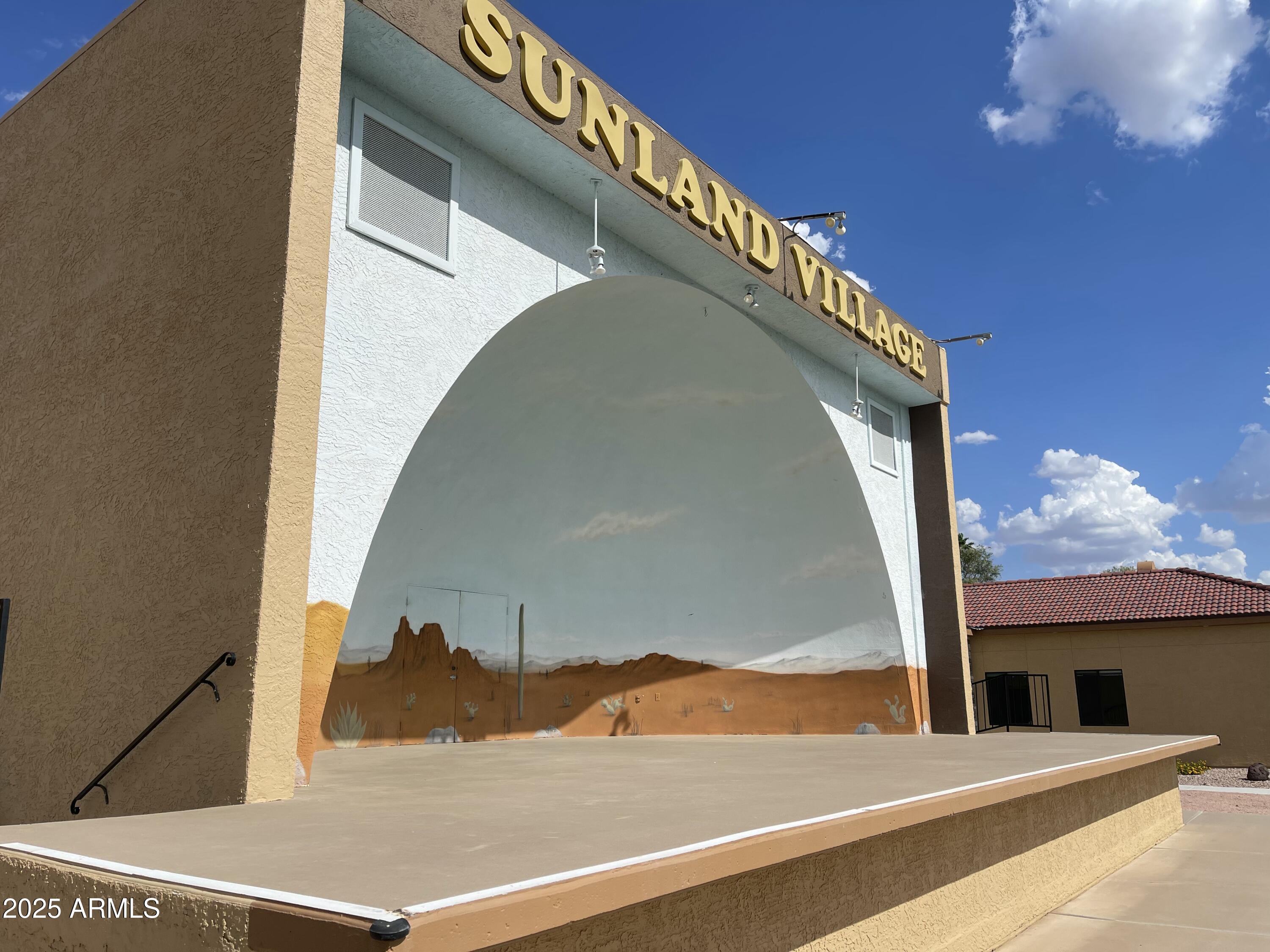 4213 E CLOVIS Avenue