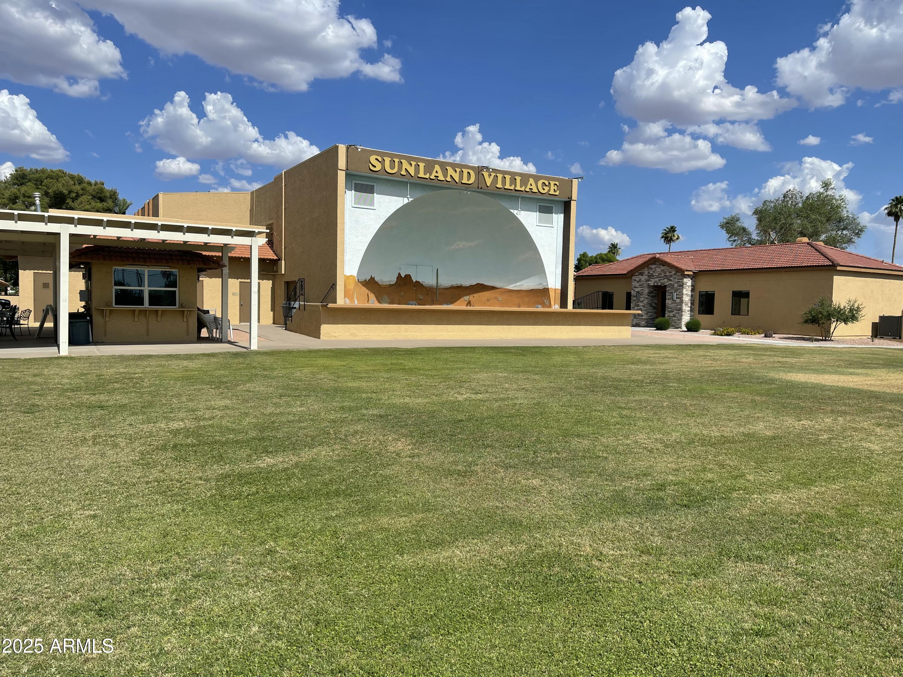 4213 E CLOVIS Avenue