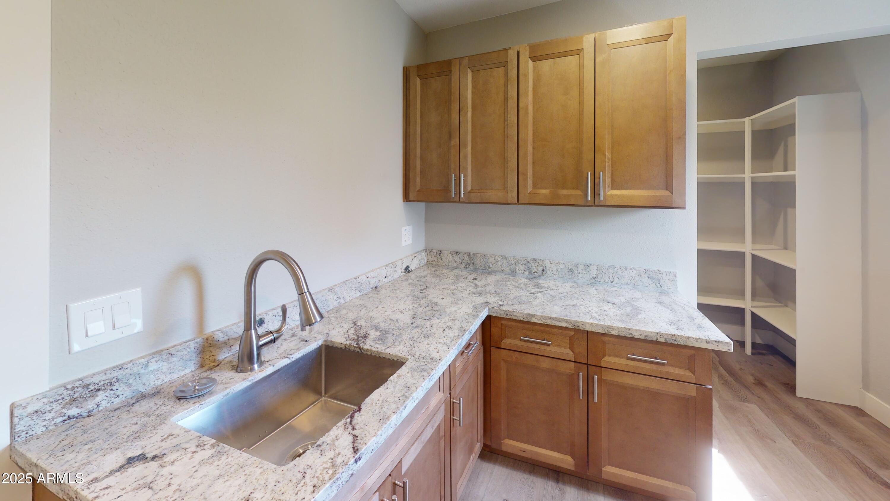 4213 E CLOVIS Avenue