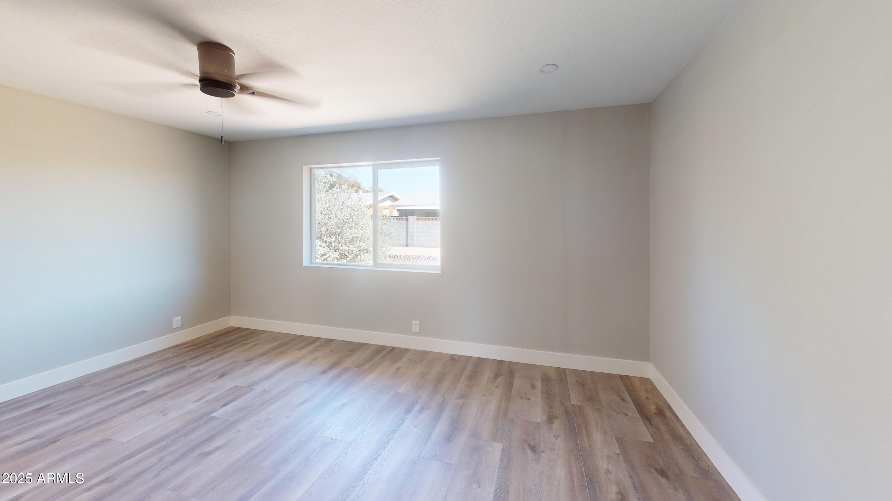 4213 E CLOVIS Avenue