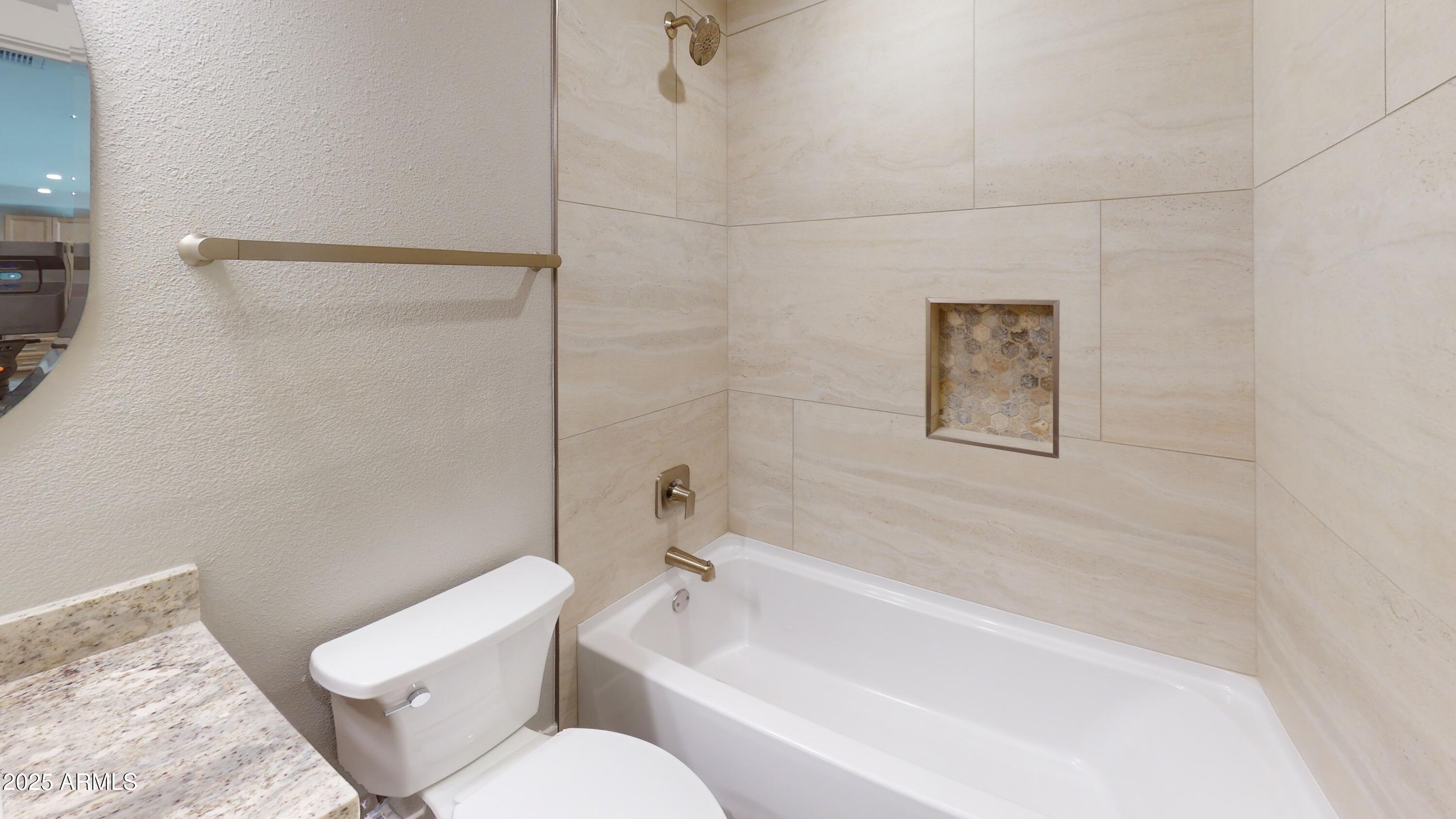 4213 E CLOVIS Avenue